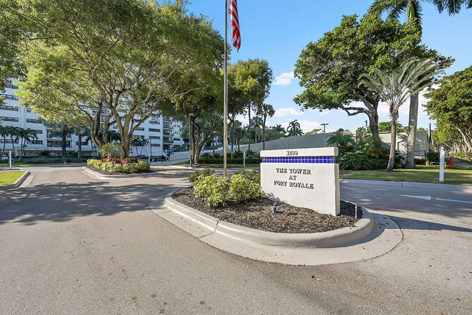 Community at 3200 Port Royale Drive South, Unit 1009, Fort Lauderdale, FL 33308, listed by Lori Bennett