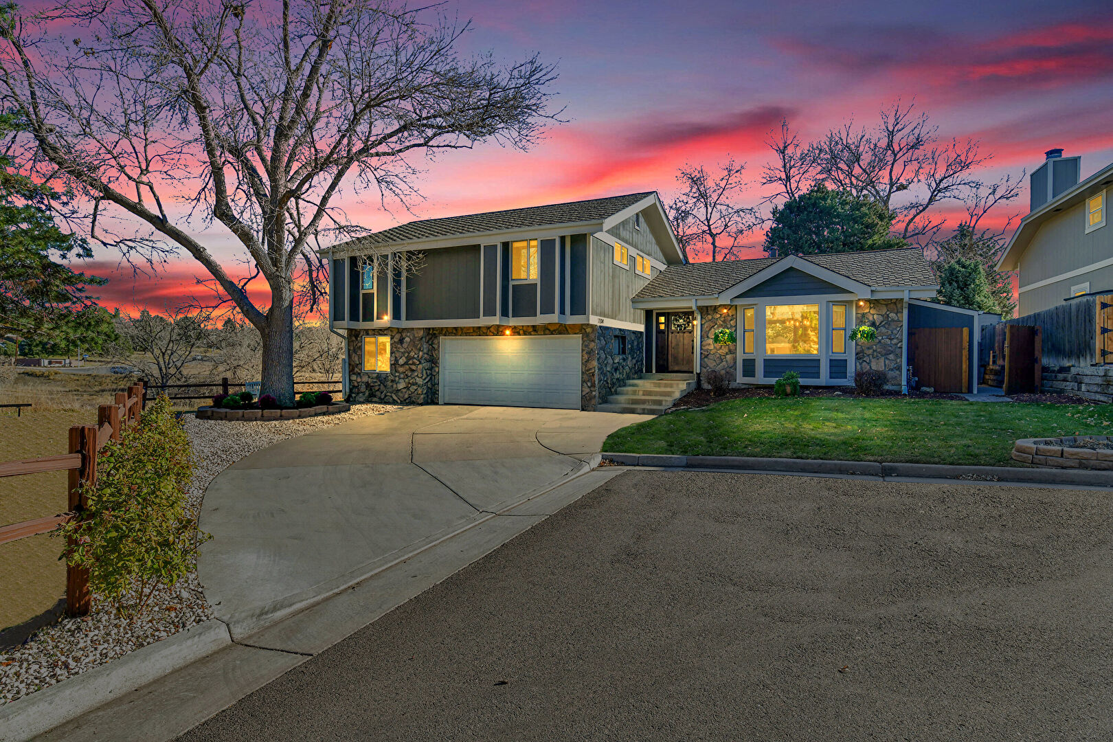 Front at 7704 South Pontiac Court, Centennial, CO 80112, listed by Robin T Elliott