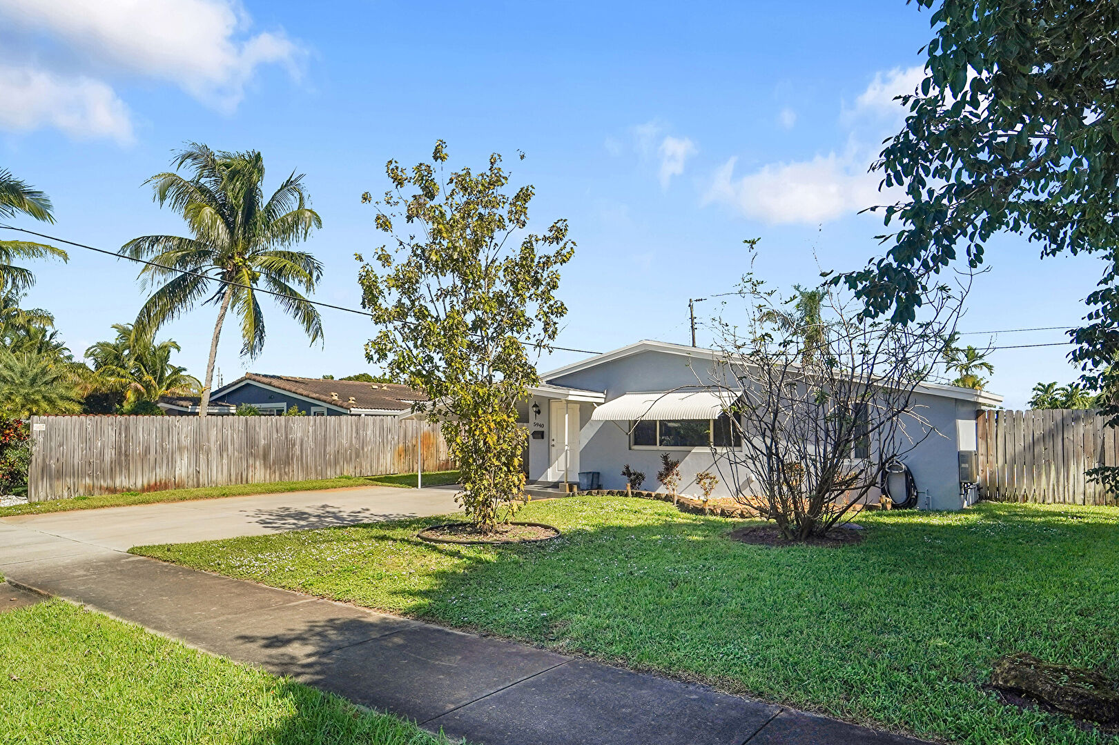 Front at 5940 Northeast 1st Terrace, Oakland Park, FL 33334, listed by Yessika williams