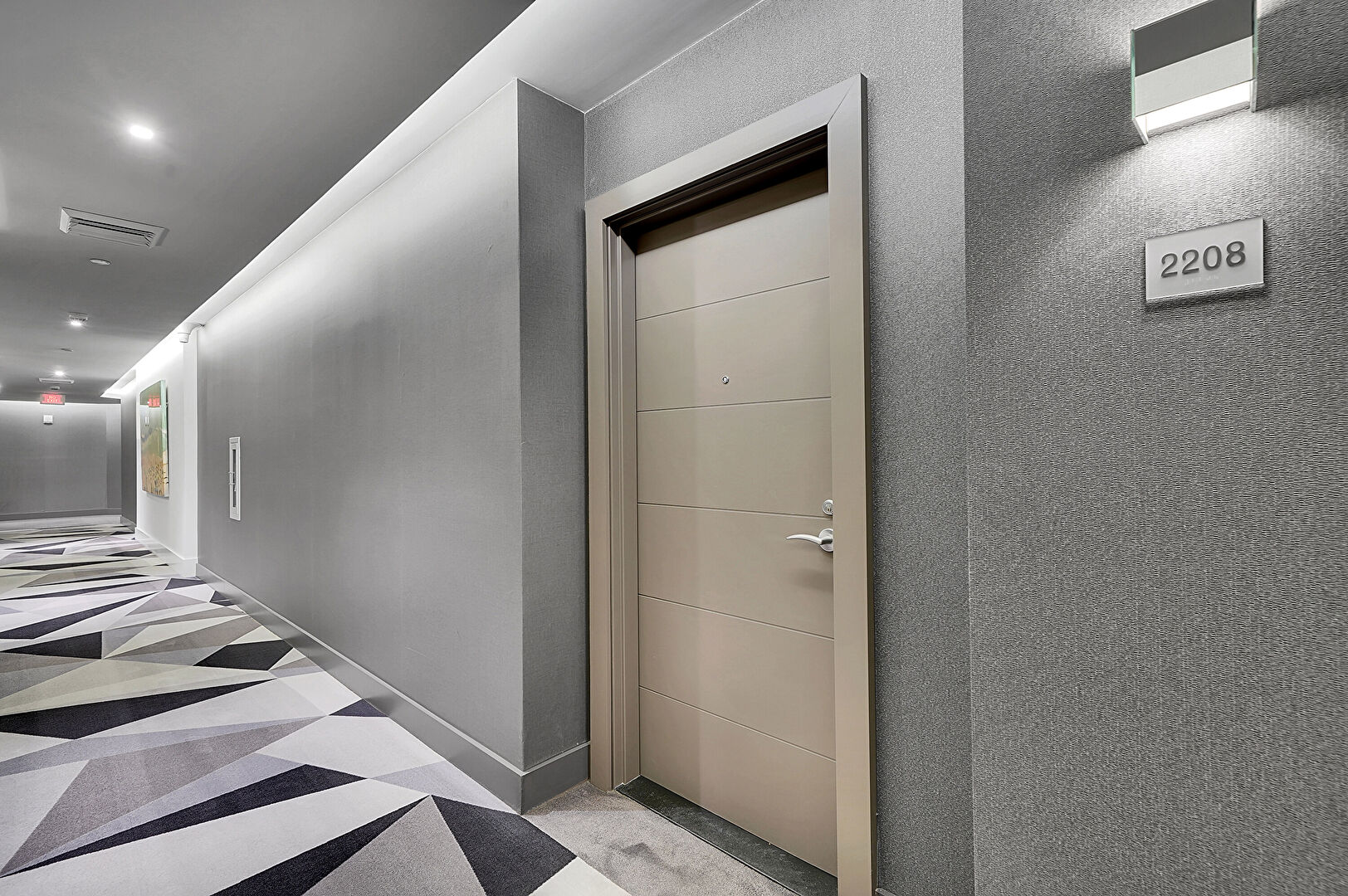 Entry at 17111 Biscayne Boulevard, Unit 2208, North Miami Beach, FL 33160, listed by Claudine De Bolle