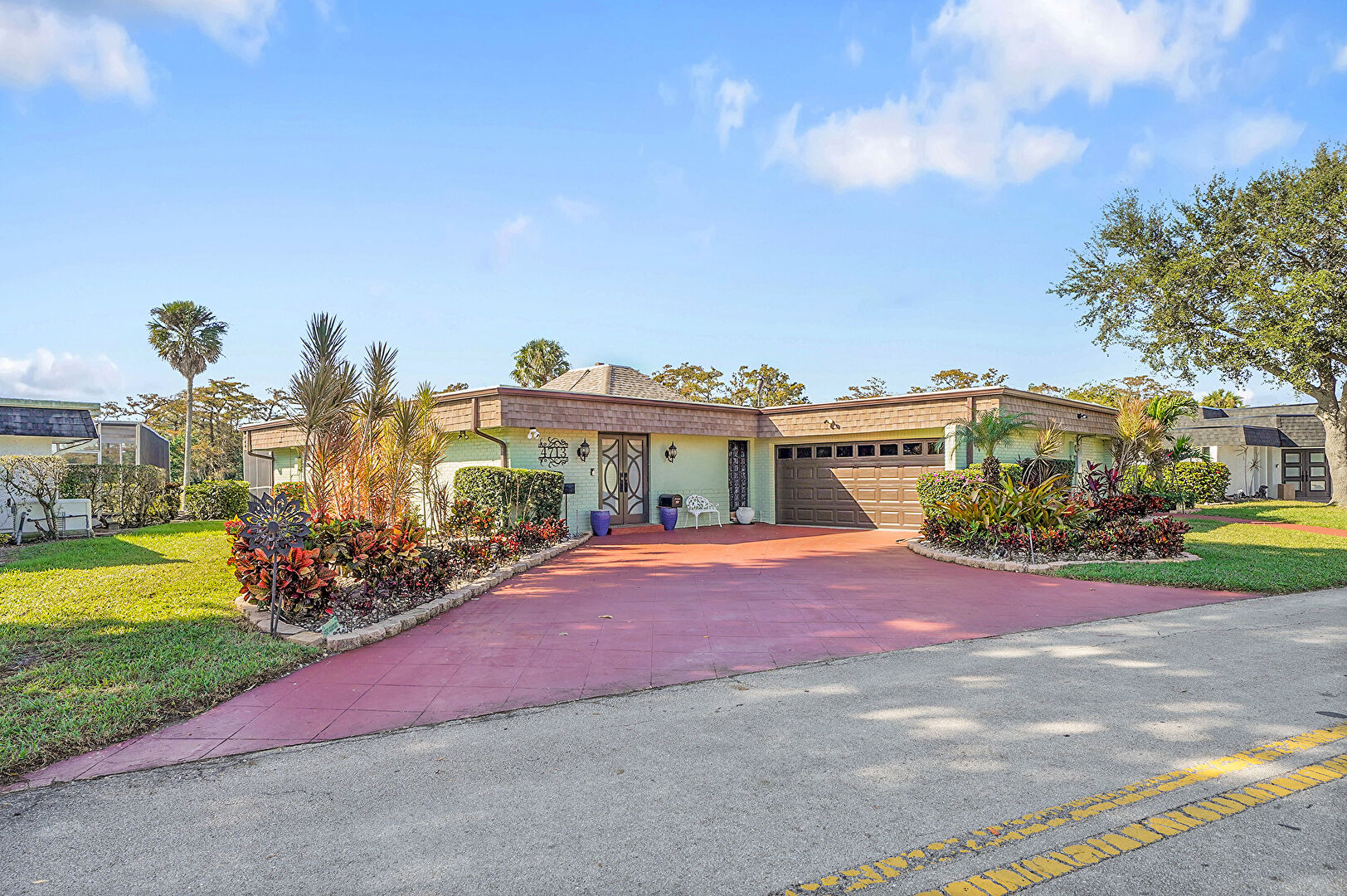 Front at 4713 Banyan Lane, Tamarac, FL 33319, listed by Bonnie Staskowski