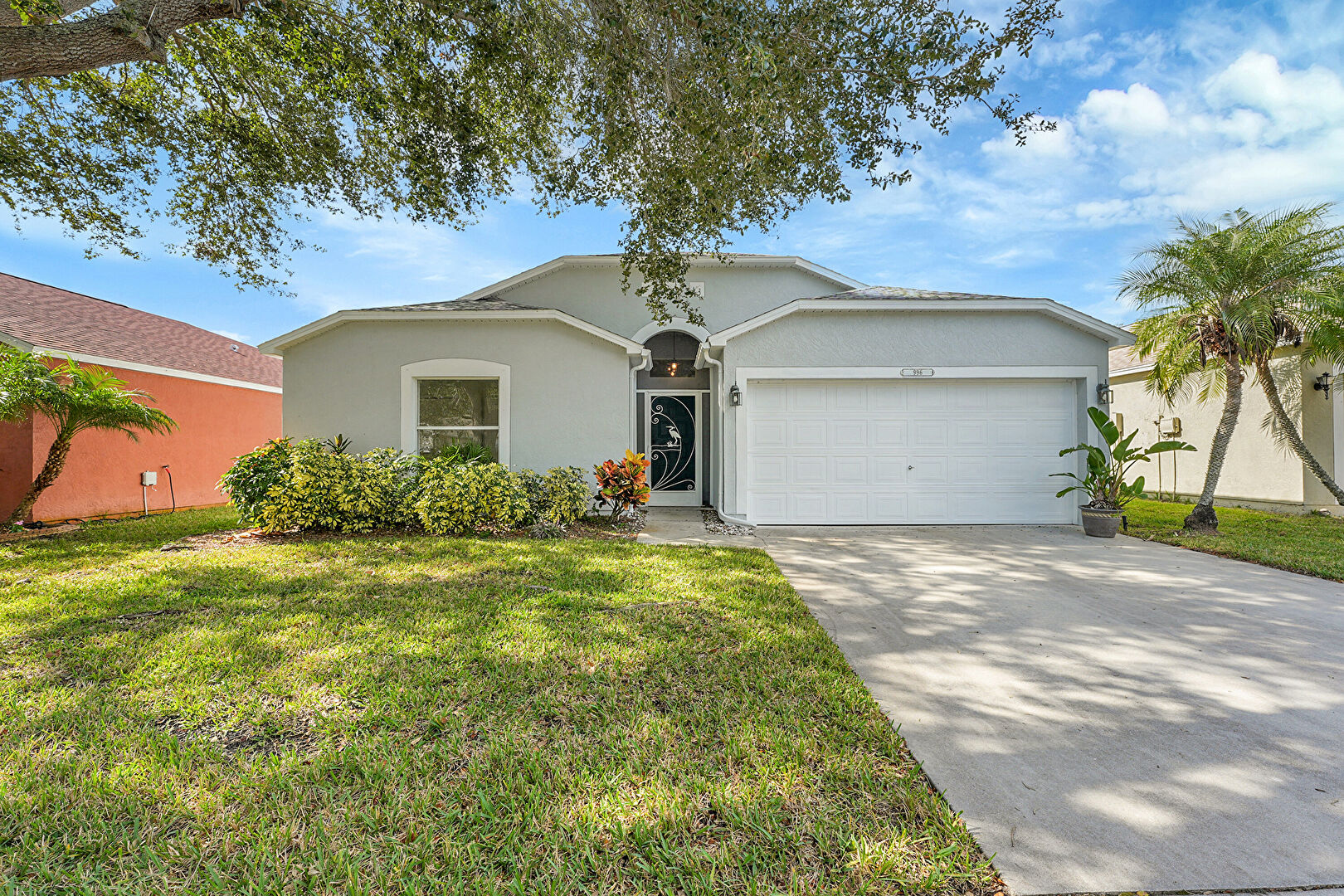 Front at 996 East 13th Square, Vero Beach, FL 32960, listed by Randy Green