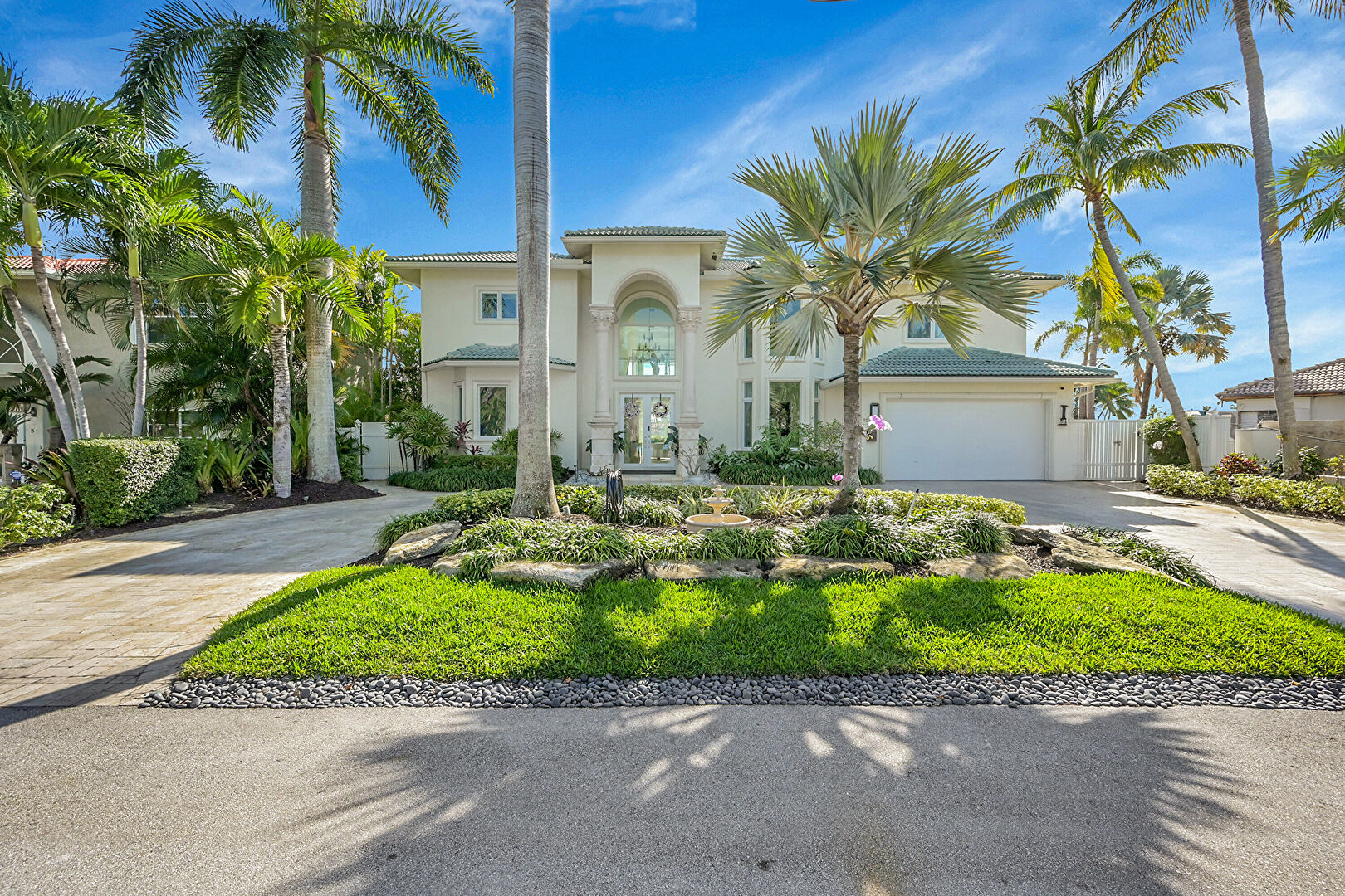 Front at 35 Fort Royal Isle, Fort Lauderdale, FL 33308, listed by Rachael Barach