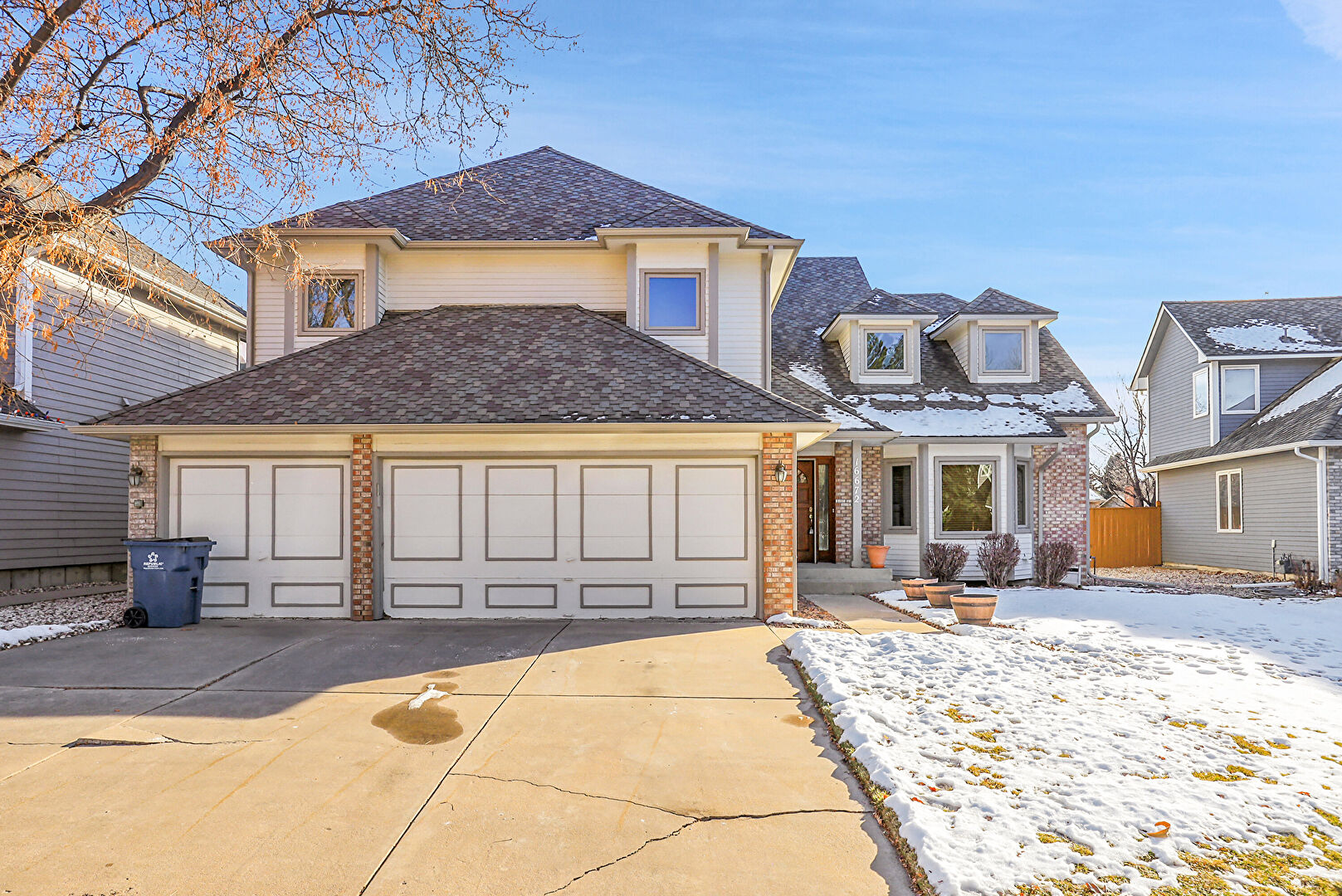 Front at 16672 East Prentice Circle, Centennial, CO 80015, listed by James Langley