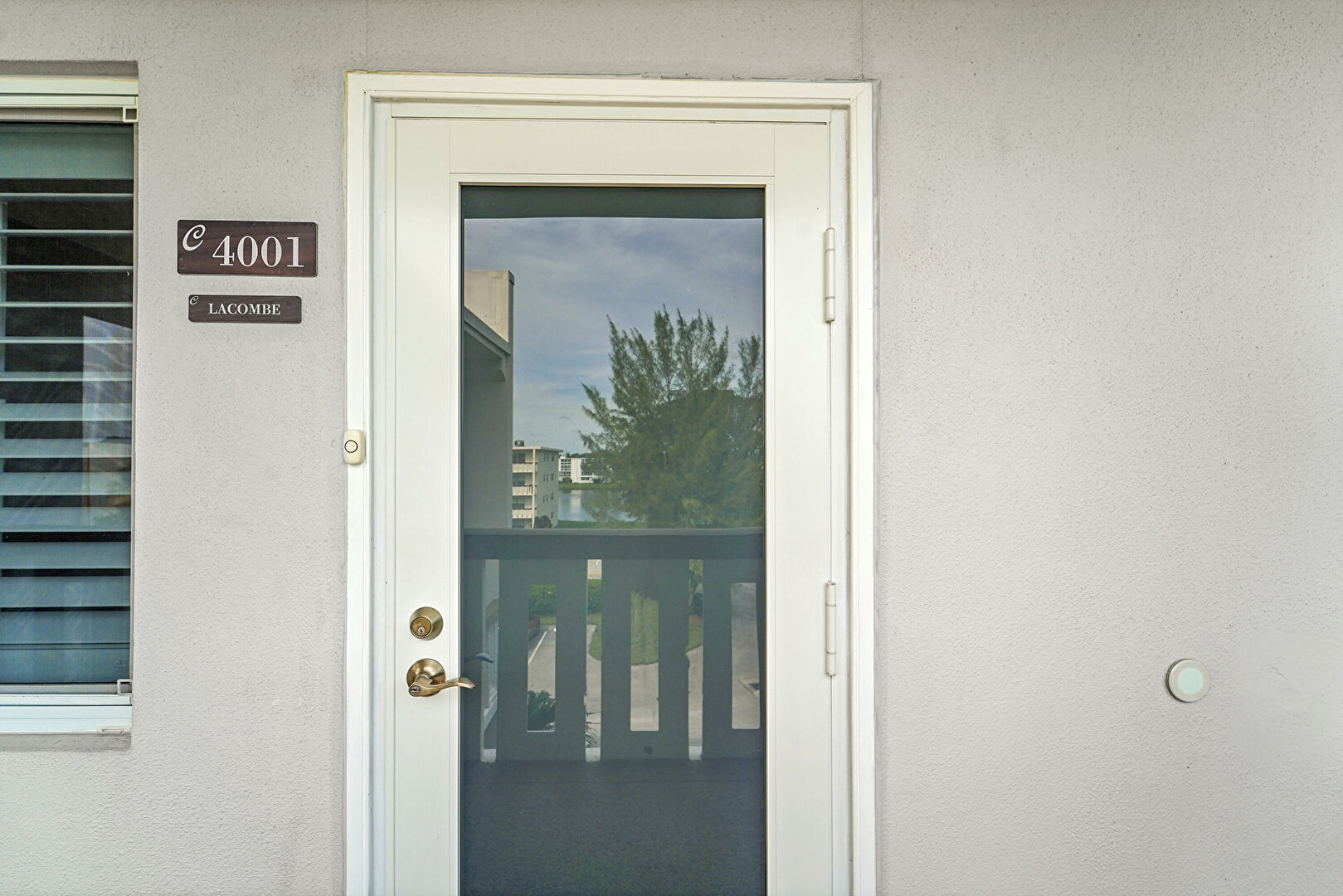 Exterior Entry at 4001 Ashby C, Deerfield Beach, FL 33442, listed by Amy Drinnon