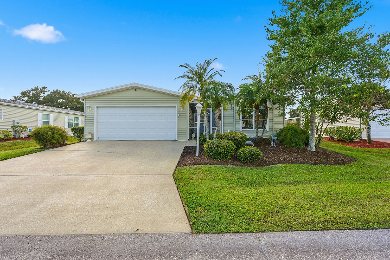 Front at 8121 9th Hole Drive, Port St. Lucie, FL 34952, listed by Patricia Smith