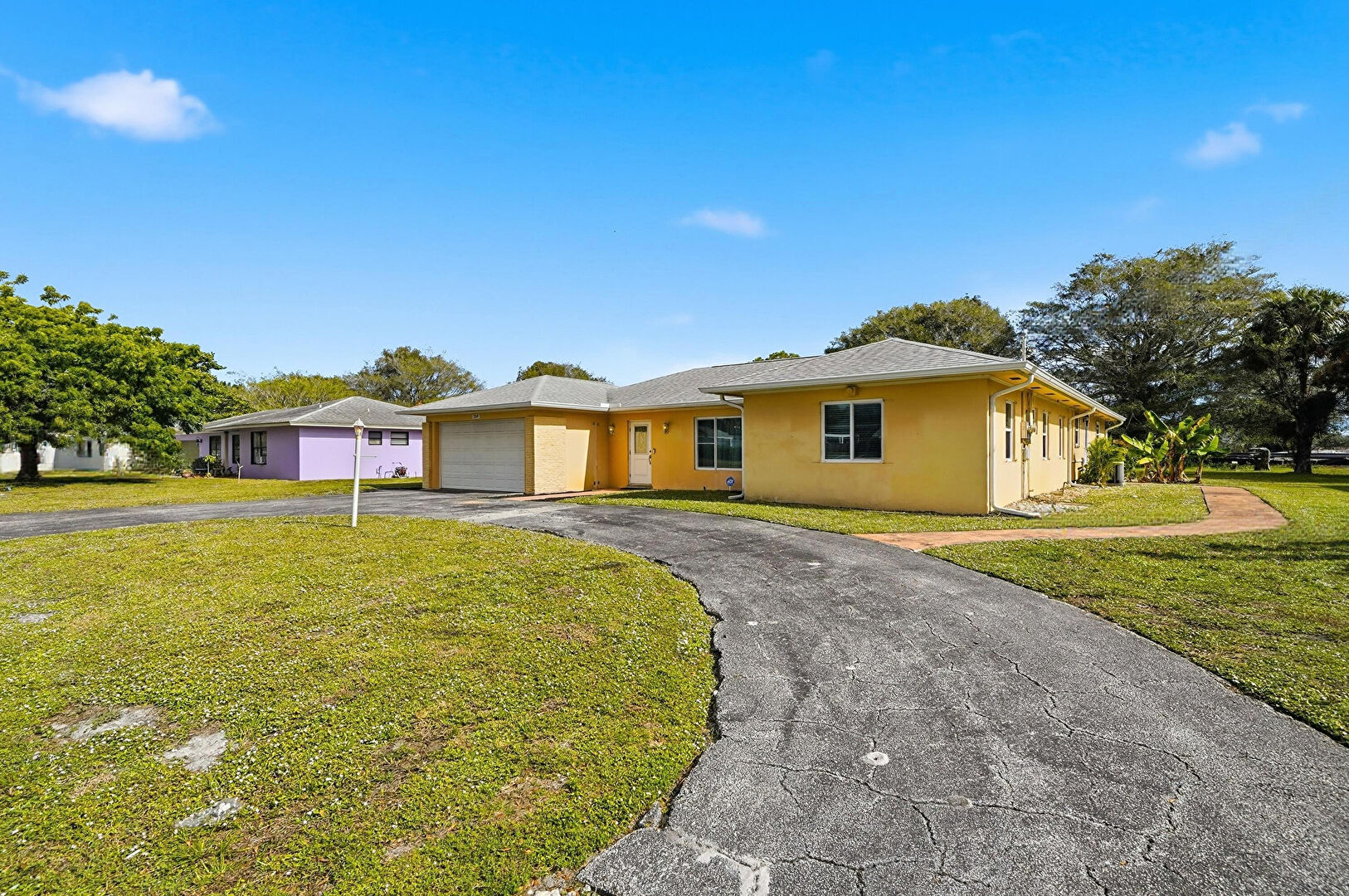 Front at 259 Homewood Boulevard, Delray Beach, FL 33445, listed by Rashanda Knights