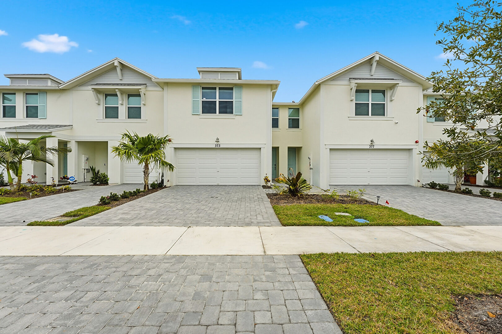 Front at 373 Salisbury Circle, Fort Pierce, FL 34982, listed by Jason M Coley