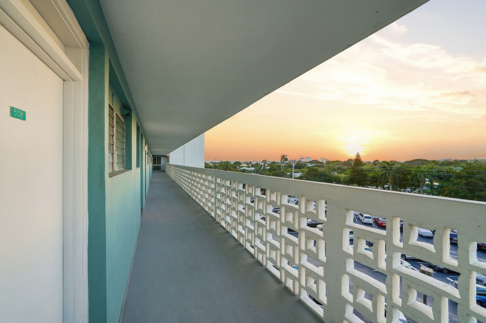 Entry at 1900 South Ocean Drive, #508, Fort Lauderdale, FL 33316, listed by Leisa wade, MLS ID: A11937973