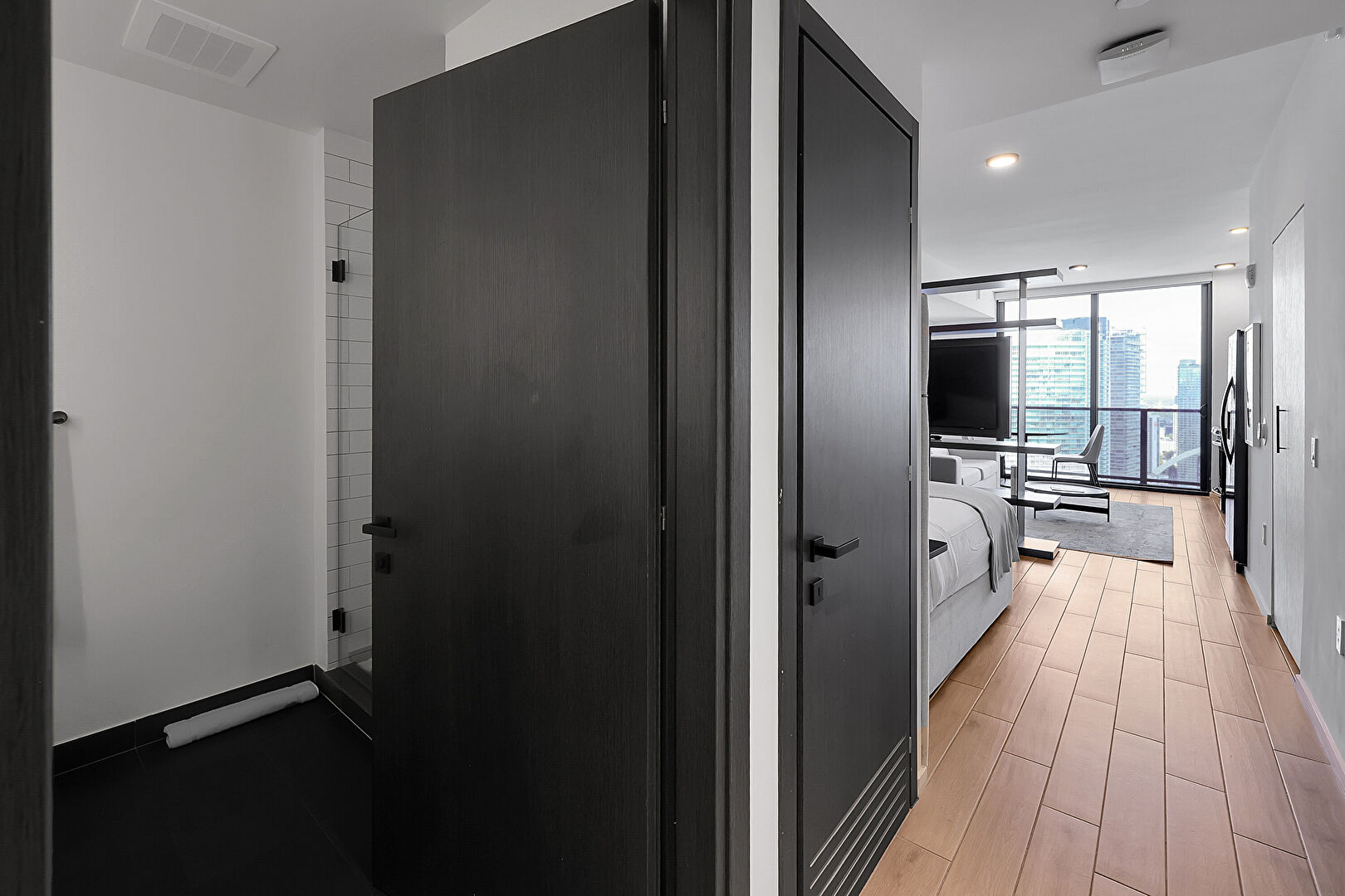 Hallway at 398 Northeast 5th Street, 4404, Miami, FL 33132, listed by Denisse Ibarra Campos