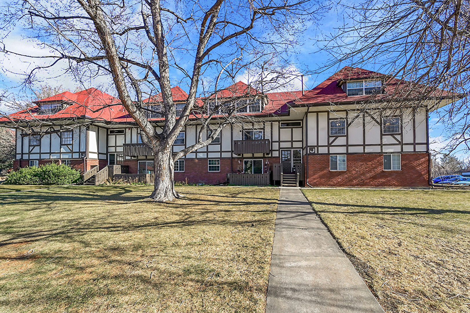 Front at 3250 O'Neal Circle, #25J, Boulder, CO 80301, listed by Derek Rodriguez