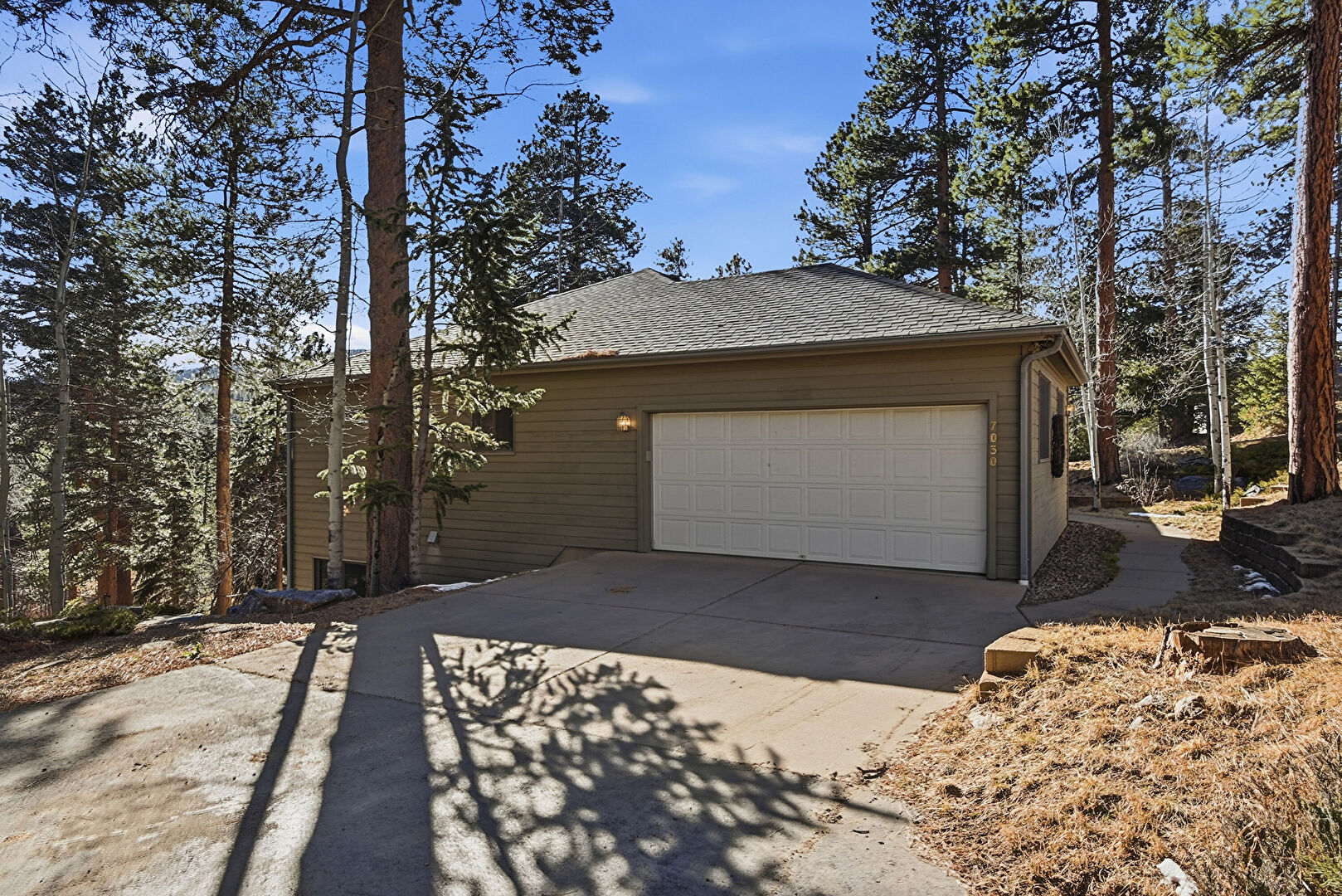 Garage at 7030 South Blue Creek Road, Evergreen, CO 80439, listed by Matt Bachus
