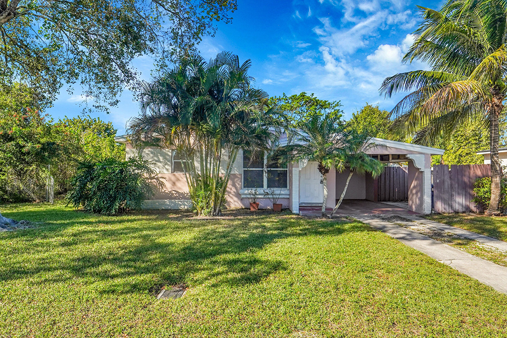 Property Exterior at 401 Southwest 25th Avenue, Fort Lauderdale, FL 33312, listed by David Phelps