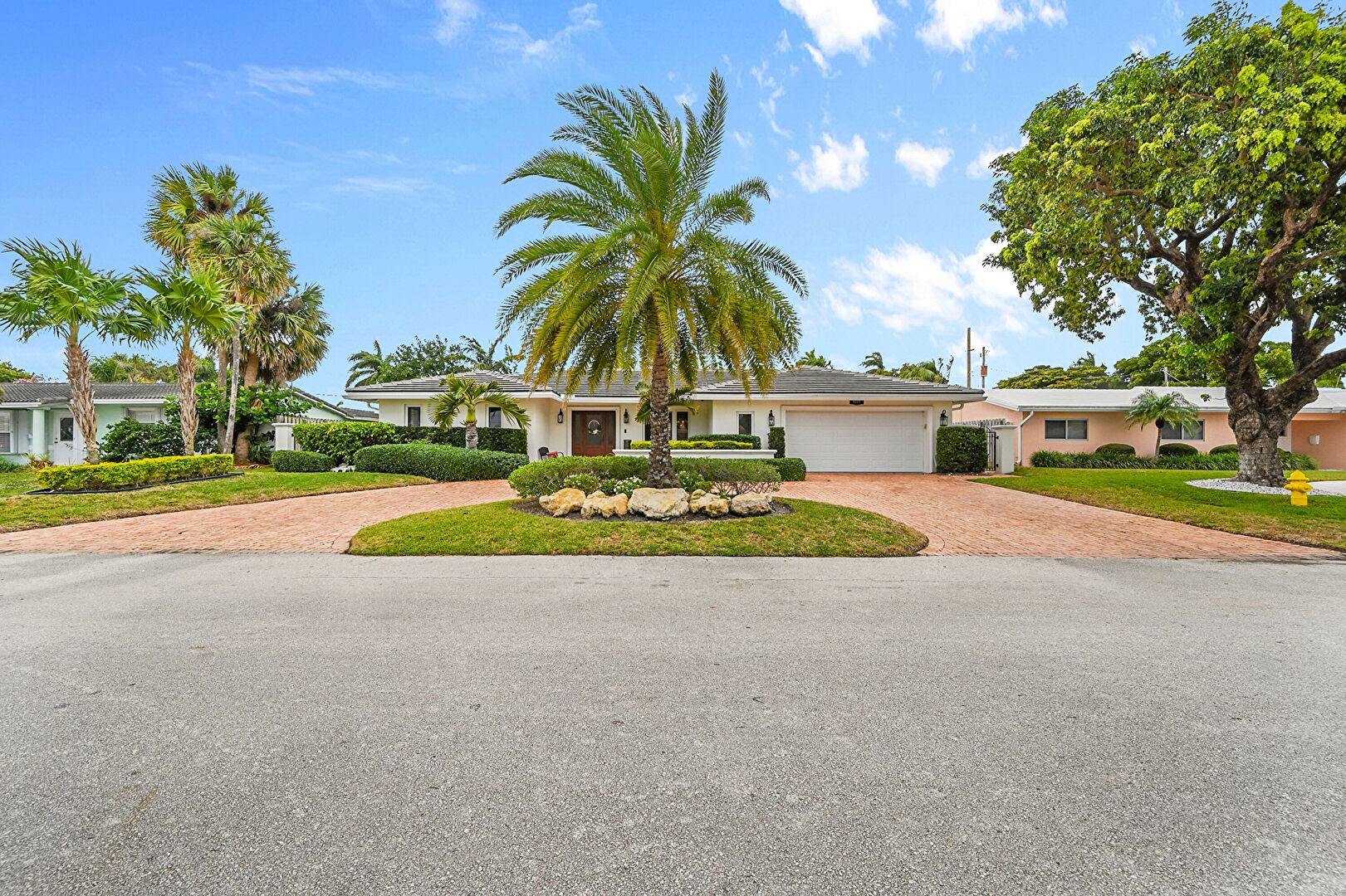Front at 4221 Northeast 26th Avenue, Lighthouse Point, FL 33064, listed by Yessika williams