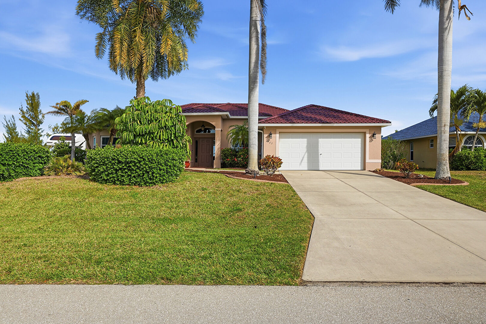 Front at 927 Southwest 28th Terrace, Cape Coral, FL 33914, listed by Marceleen Wurst