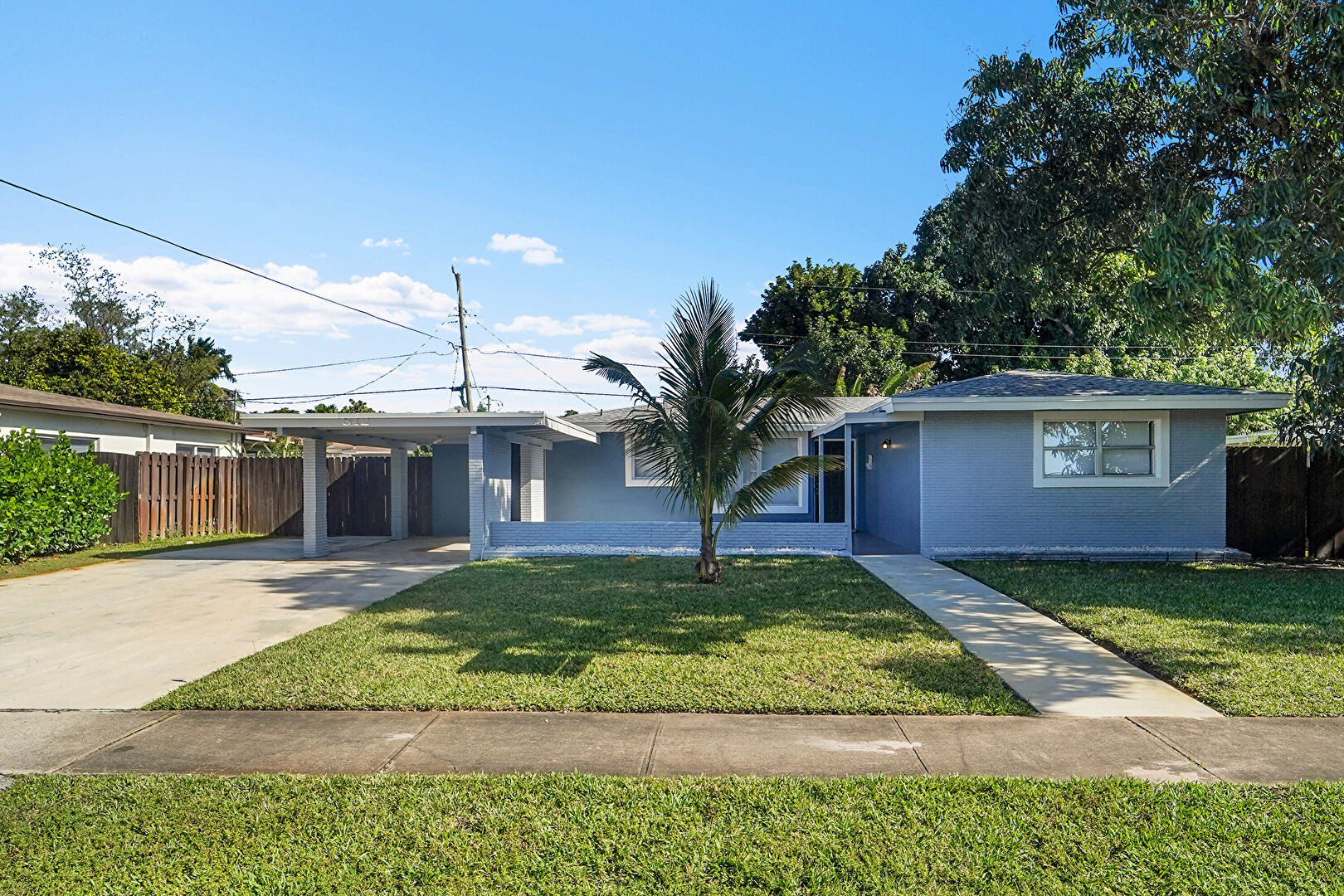 Front at 812 N Pennsylvania, Fort Lauderdale, FL 33312, listed by Alejandra Mejia