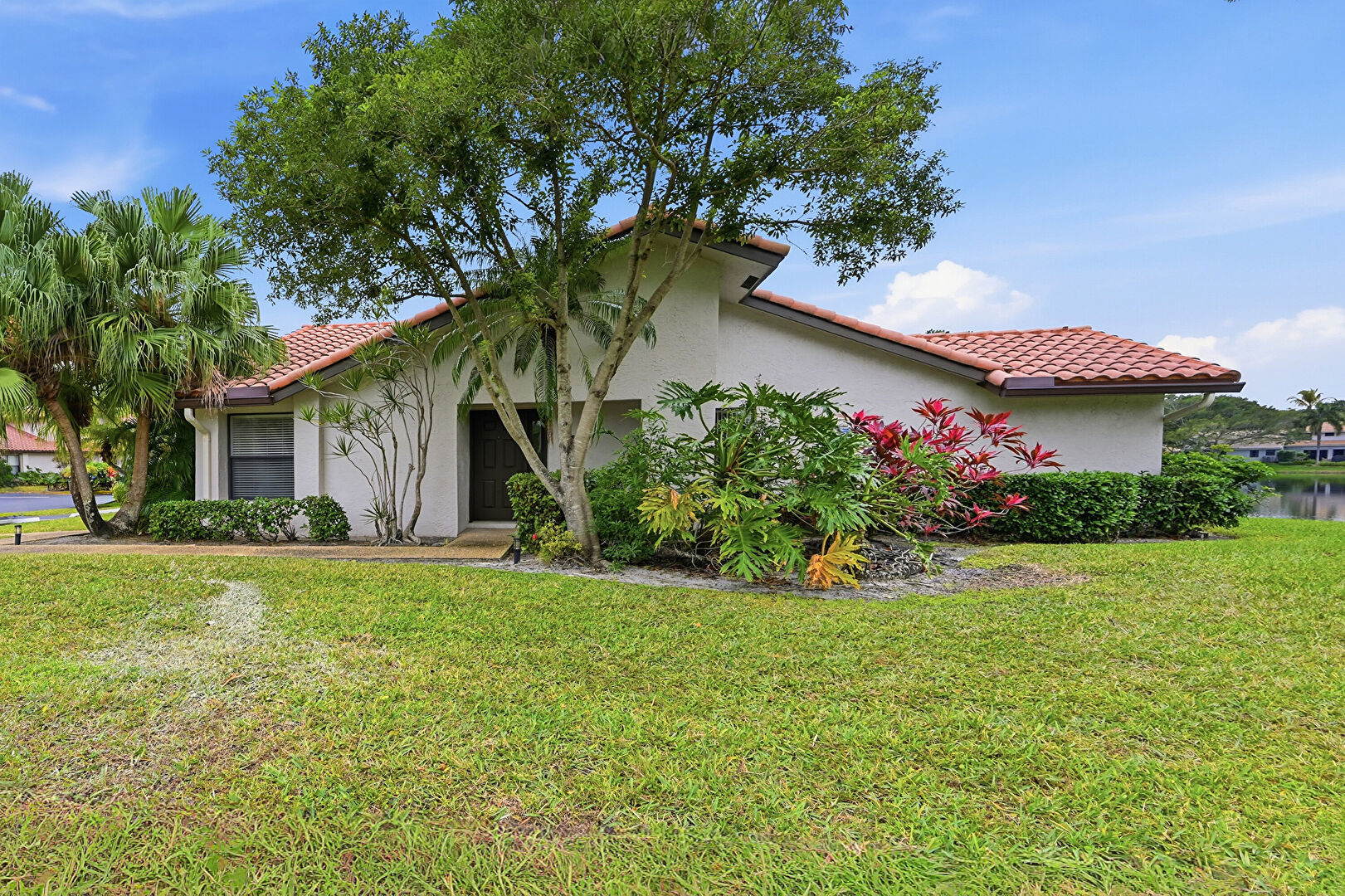 609 Deer Creek Lake Point N Lane, Deerfield Beach, FL 33442, listed by Matthew Ferrelli