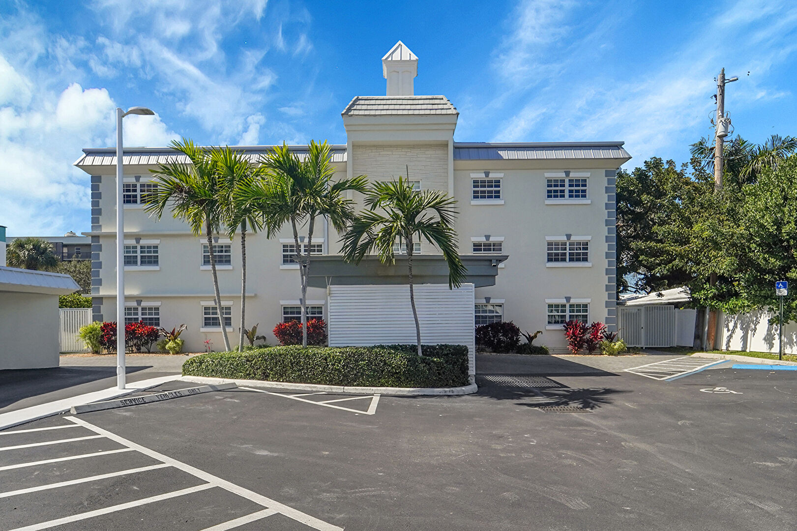 Property Exterior at 1439 S Ocean Blvd, #105, Pompano Beach, FL 33062, listed by Alejandra Mejia