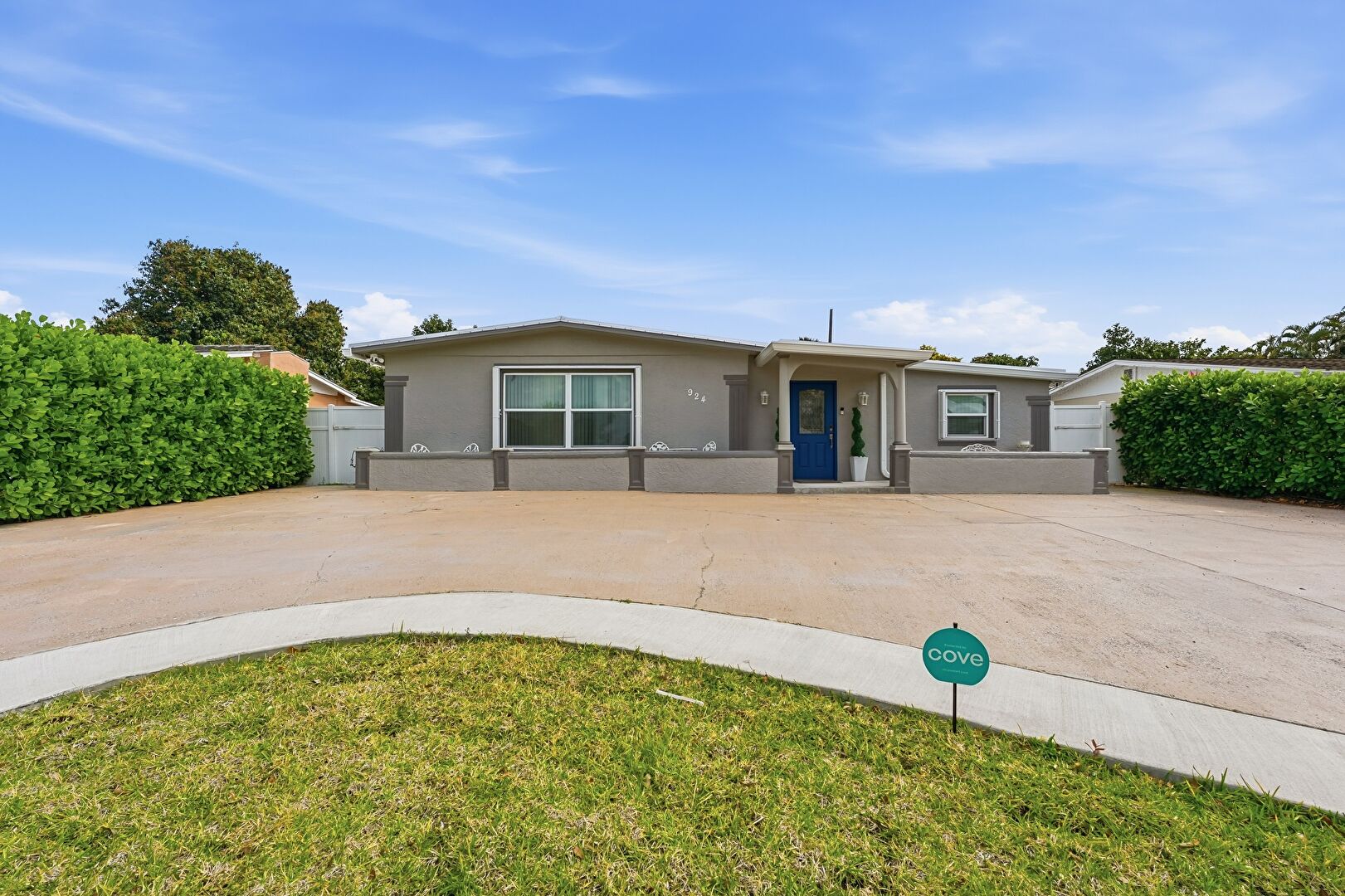 Front at 924 Sarazen Drive, West Palm Beach, FL 33413, listed by Keshia Ncube