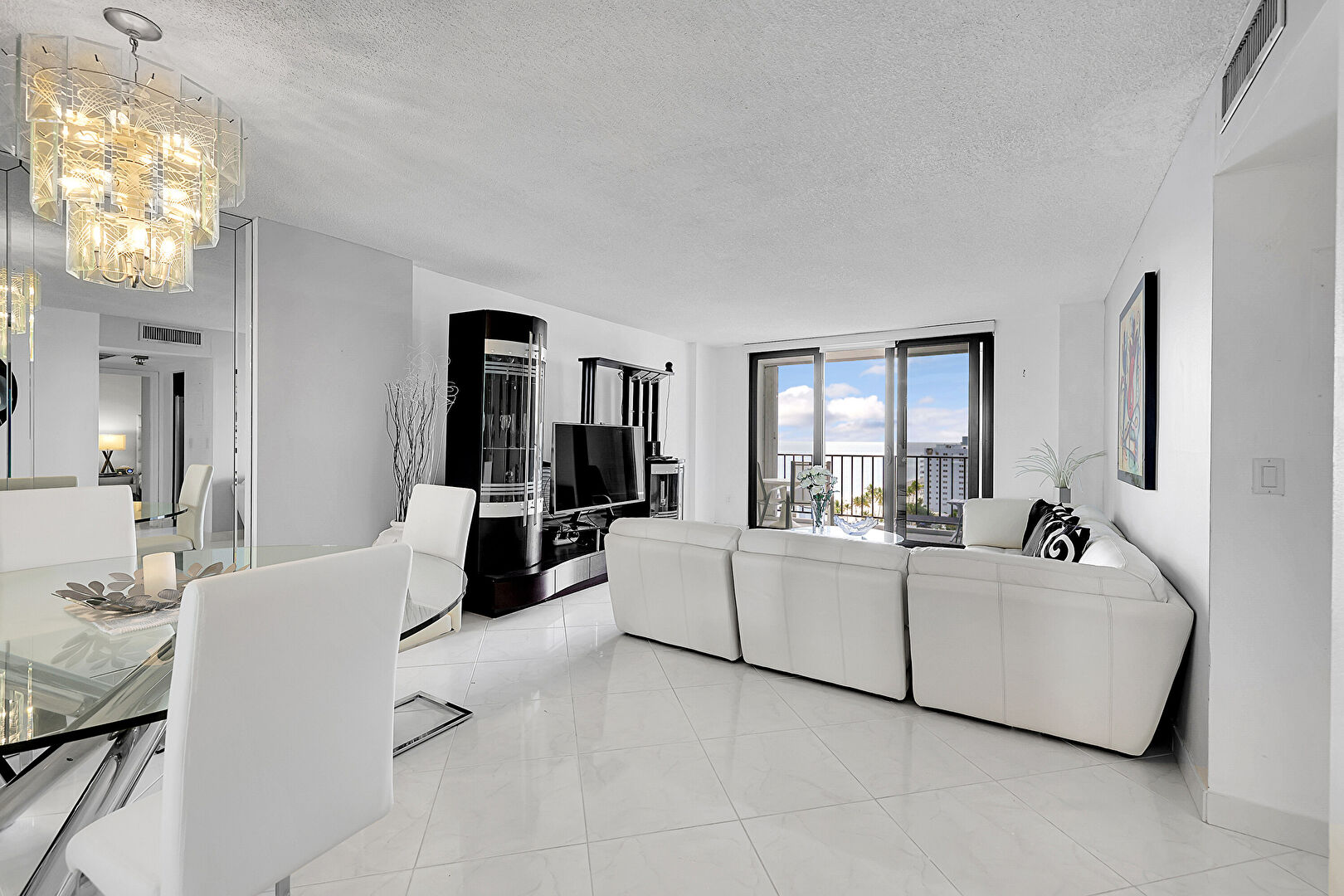 Living Room at 322 Buchanan Street, PHB4, Hollywood, FL 33019, listed by Rachael Osburn