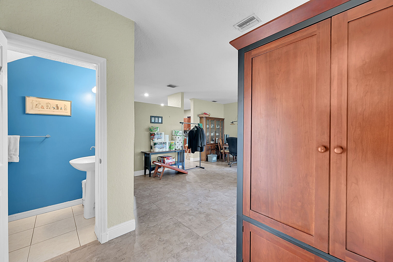 Foyer at 3585 Simms Street, Hollywood, FL 33021, listed by Nikki Hanna, MLS ID: F10551833