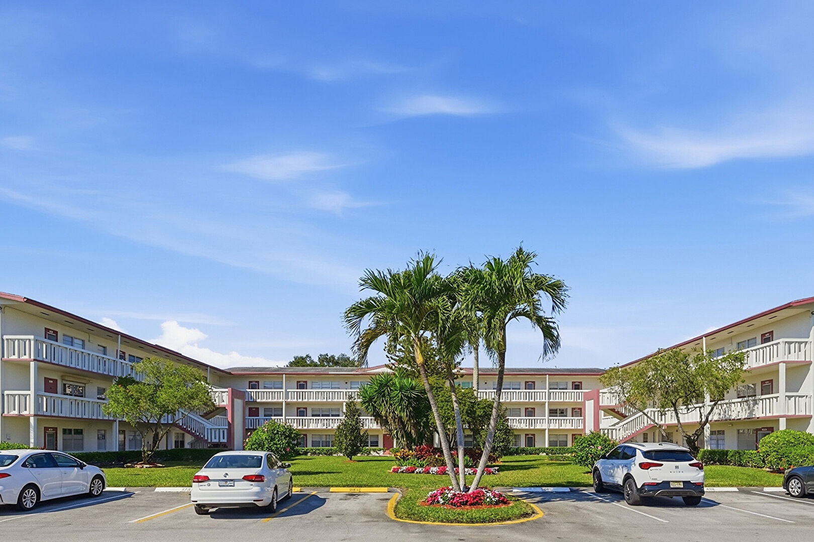 Front at 476 Fanshaw L, Boca Raton, FL 33434, listed by Veronica Margolina