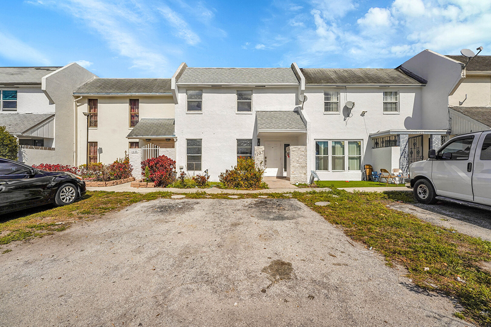 Front at 1237 Seaview, North Lauderdale, FL 33068, listed by Donna Louis