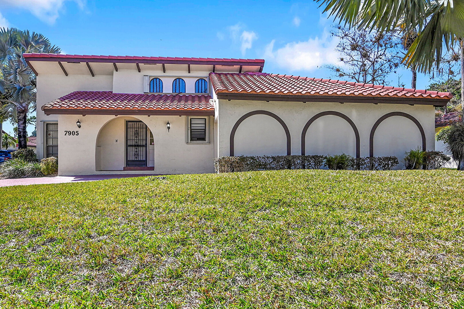 Front at 7905 Hibiscus Way 38, Tamarac, FL 33321, listed by Helena Yeaman