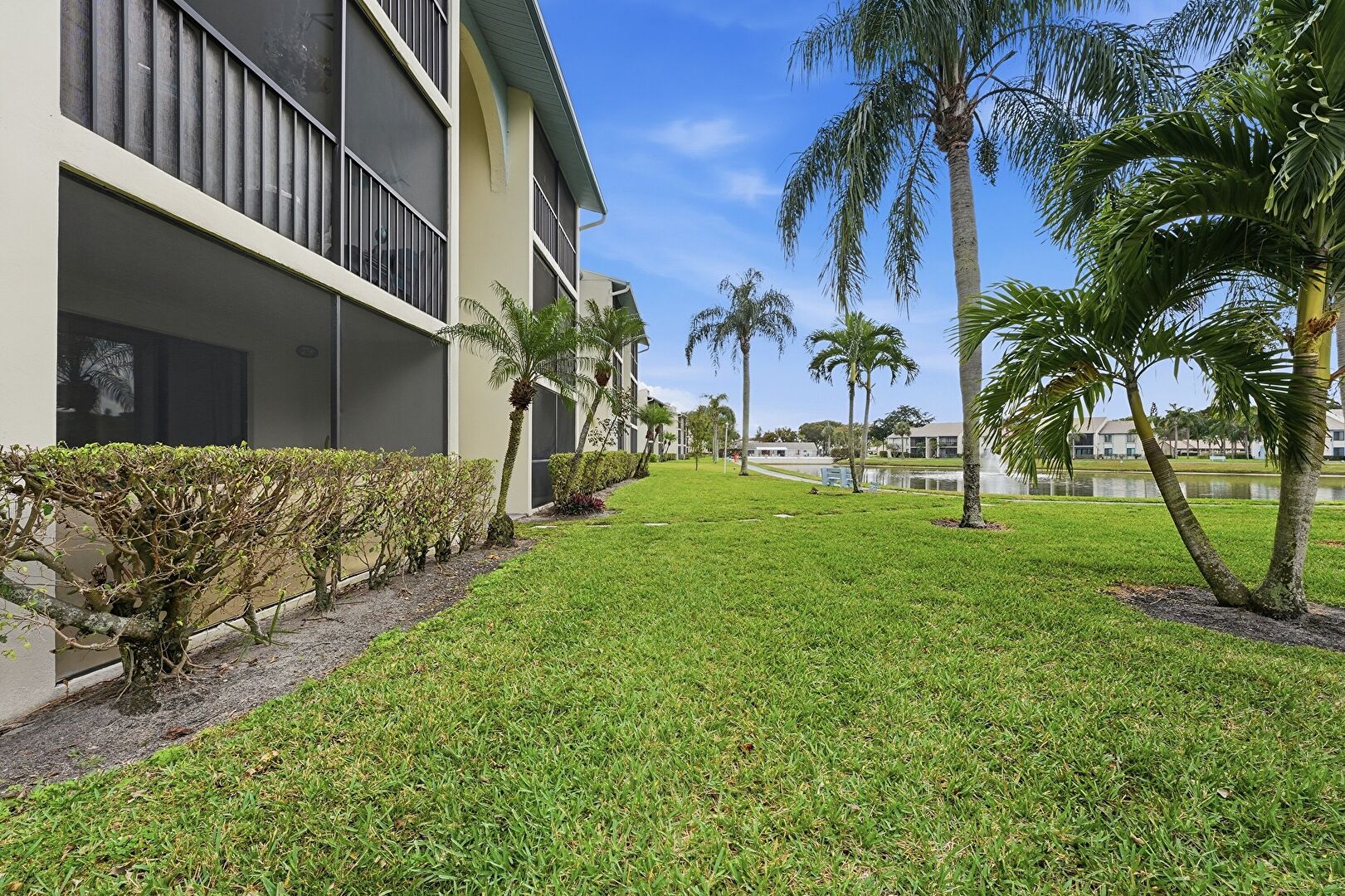 Yard at 1109 Green Pine Boulevard, g1, West Palm Beach, FL 33409, listed by Lori Hobin