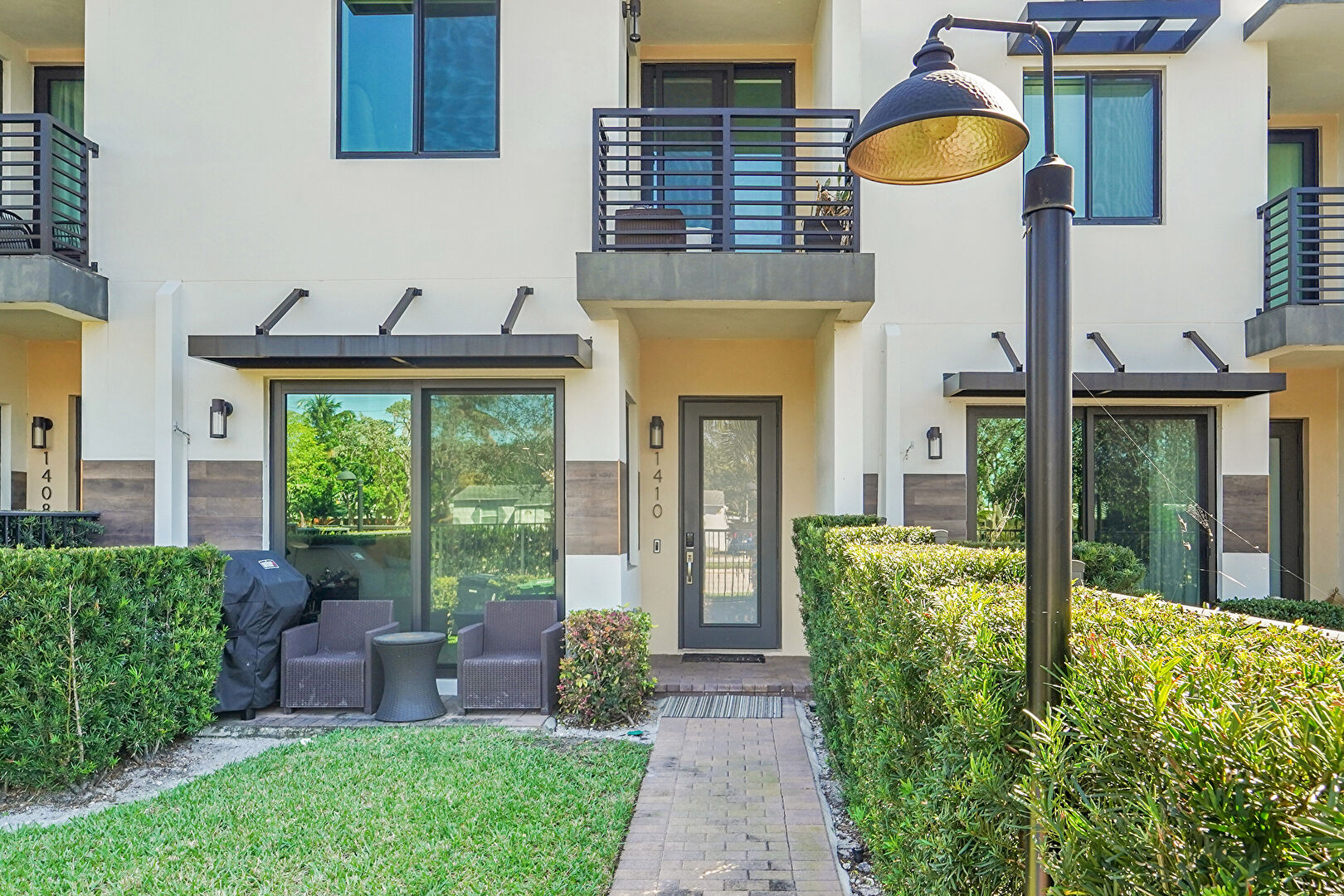 Exterior Entry at 1410 SW 4 AVENUE, fort lauderdale, FL 33315, listed by Heather Chura