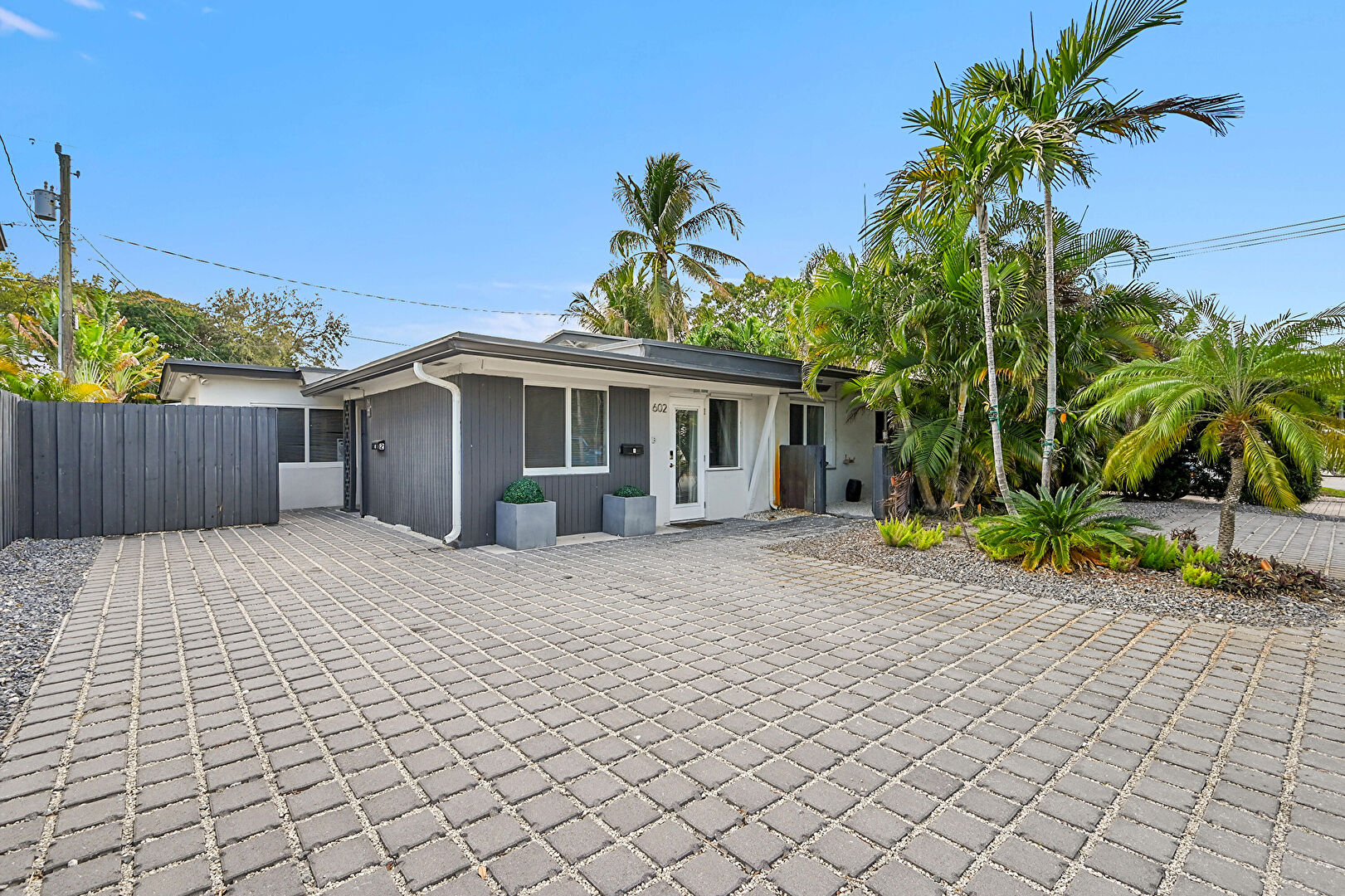 Front at 602 Northeast 27th Street, unit #1-2, Wilton Manors, FL 33334, listed by Scott Ryan