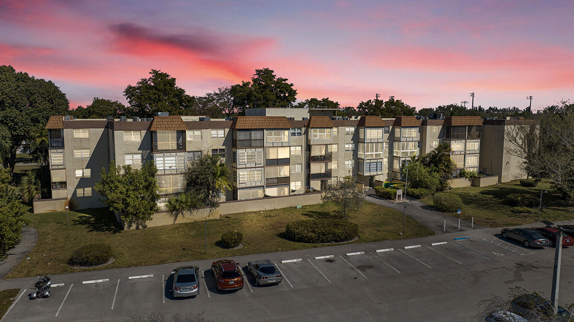 Front at 7000 Northwest 17th Street, 420, Plantation, FL 33313, listed by Larry Mastropieri