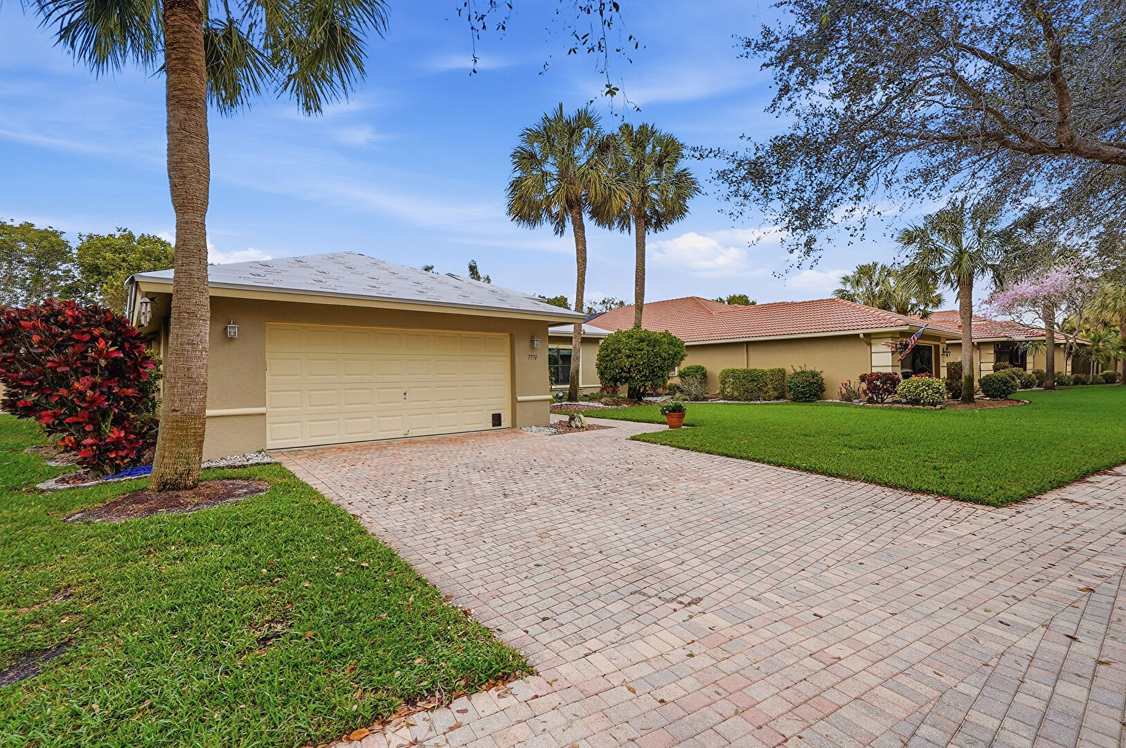 Front at 7771 Via Grande, Boynton Beach, FL 33437, listed by Bonnie Staskowski