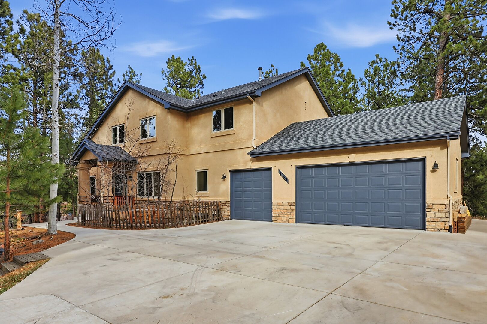Front at 4163 Cheyenne Drive, Larkspur, CO 80118, listed by Tony Geraty