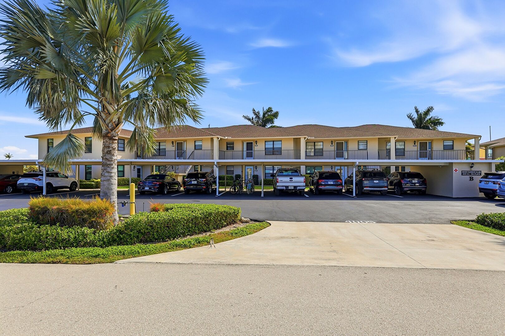 Front at 4005 Southeast 19th Place, B-8, Cape Coral, FL 33904, listed by Marceleen Wurst, MLS ID: 2026008323