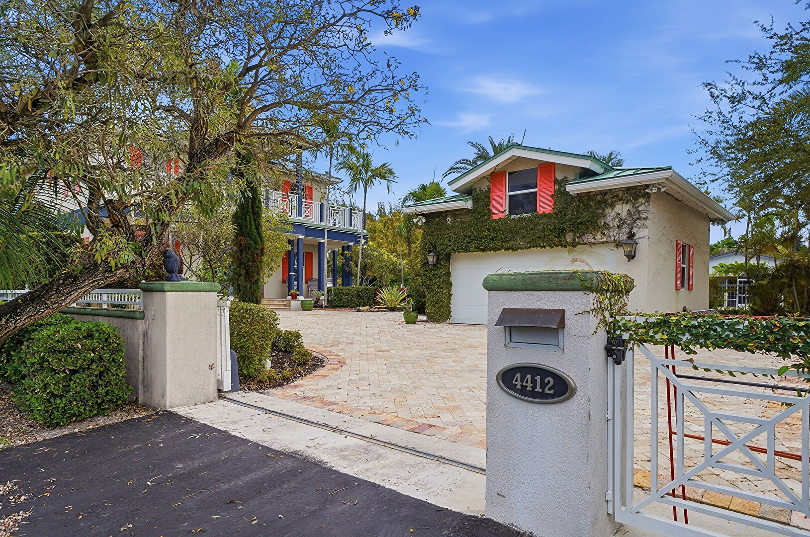 4412 Southwest 34th Terrace, Fort Lauderdale, FL 33312, listed by Corey Hayes