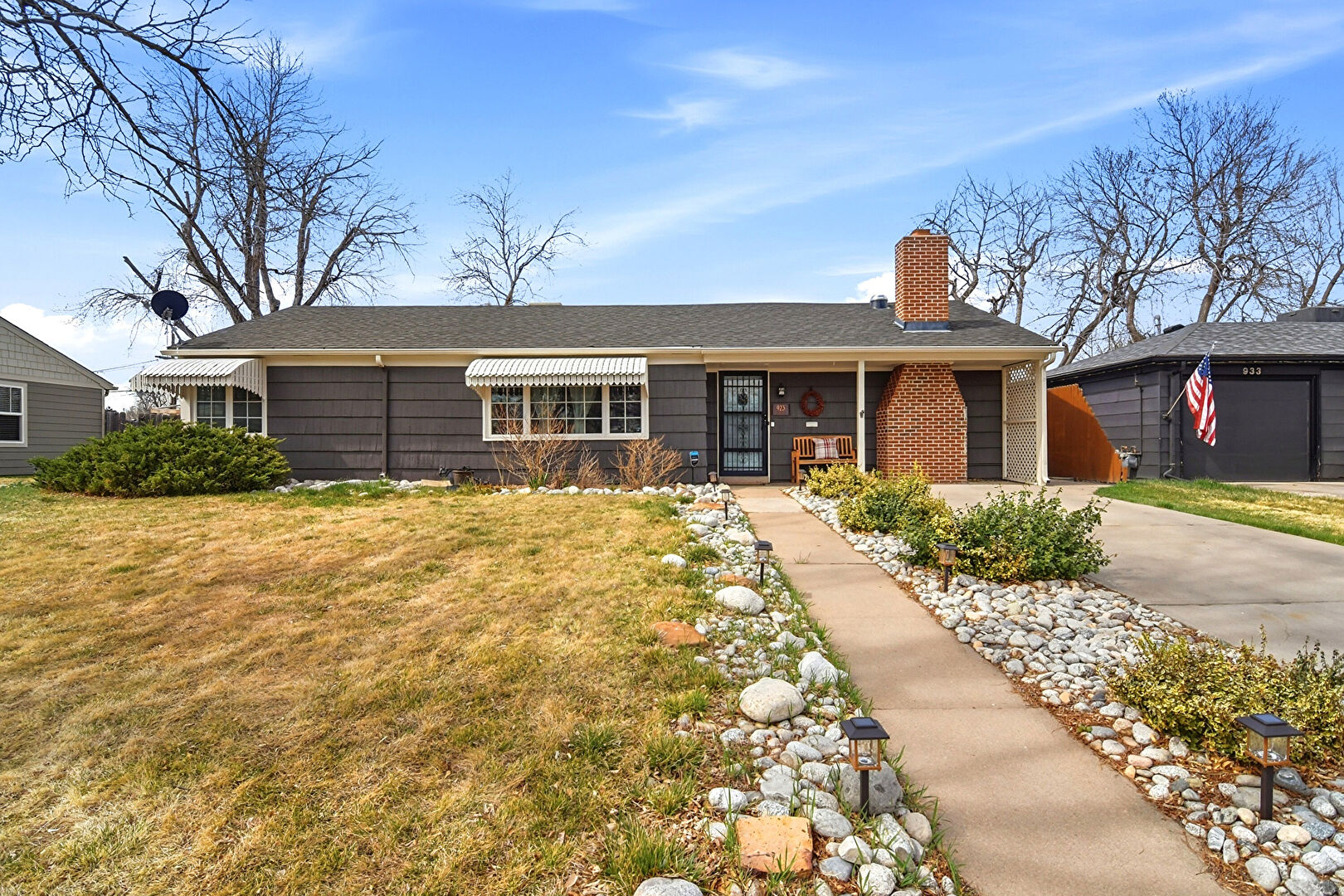 Front at 923 Geneva Street, Aurora, CO 80010, listed by Zach Otten, MLS ID: 7182408