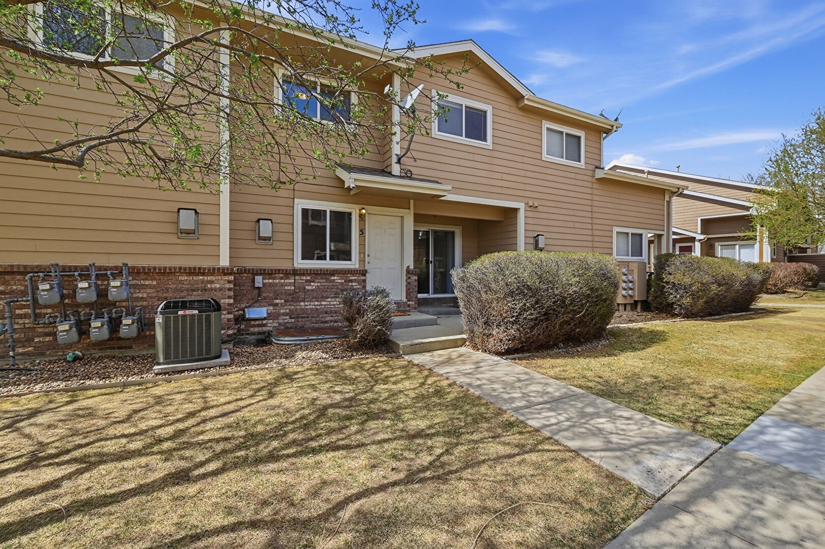 Front at 1601 Great Western Drive, Longmont, CO 80501, listed by Taylor Haas
