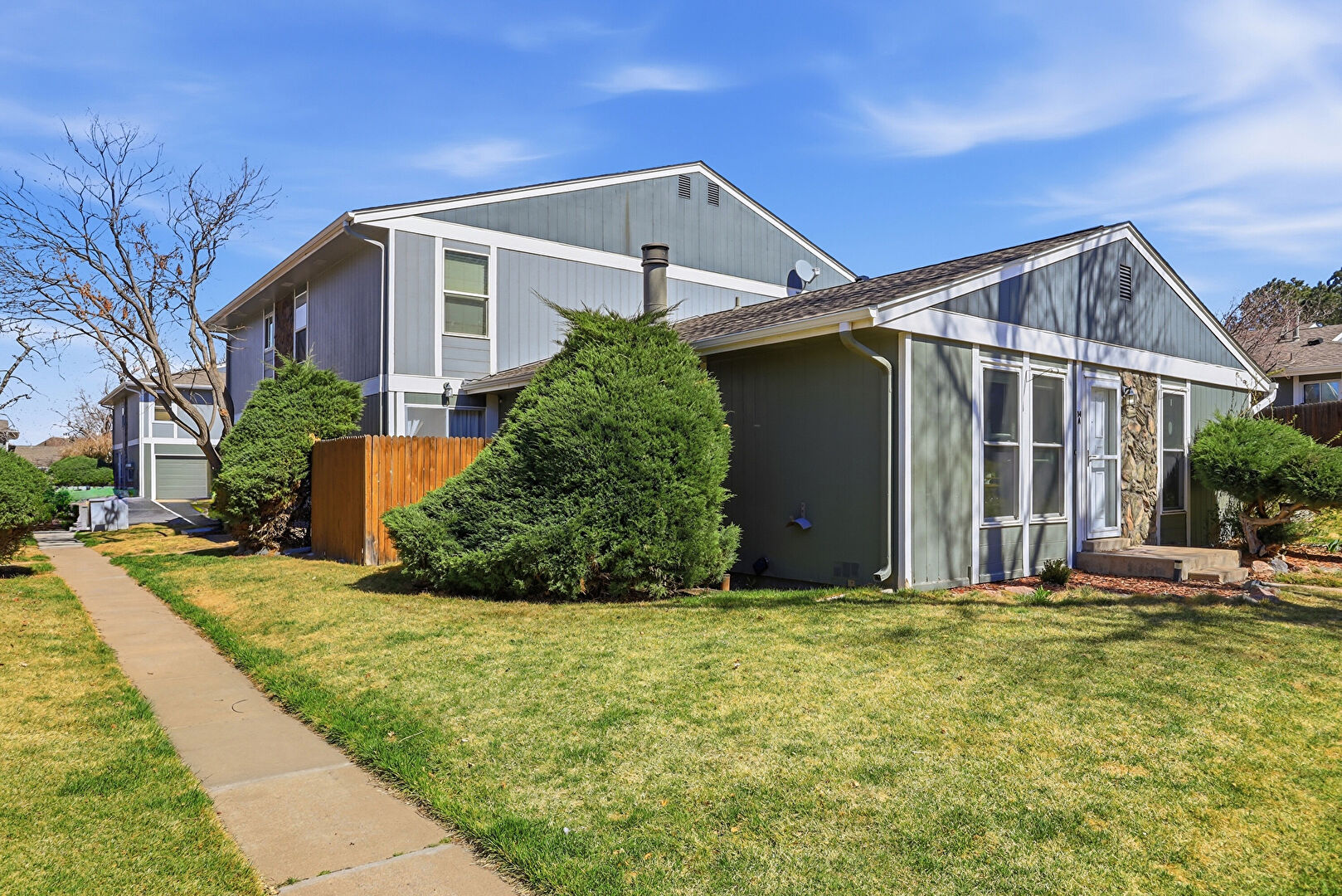 Front at 9901 E. Evans Ave. #14D,, Aurora, CO 80247, listed by Kristina Davis