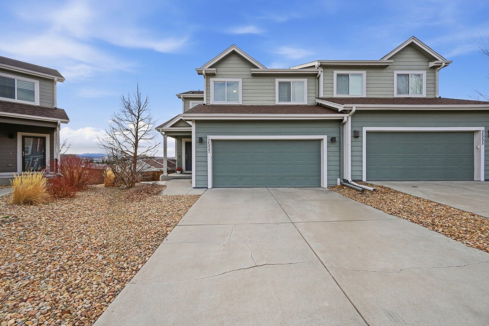 Front at 2537 valley oak, Castle rock, CO 80104, listed by Gwen Hamm