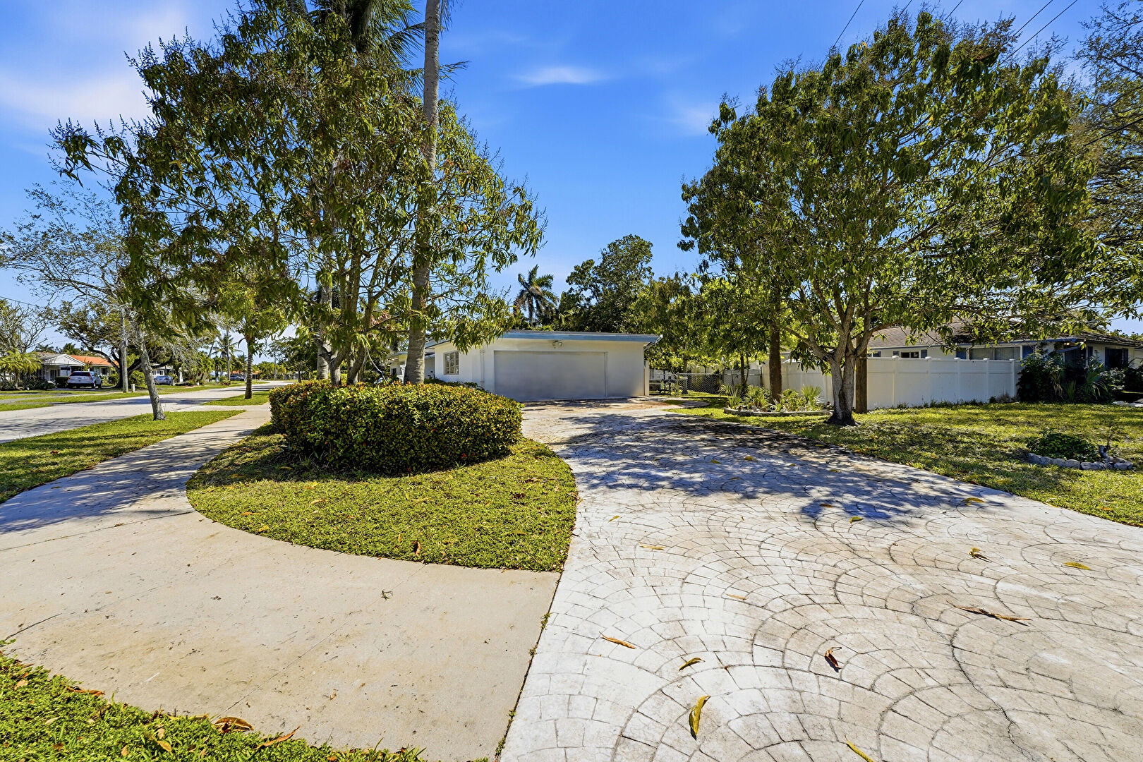Front of Structure at 2732 Northwest 9th Terrace, Wilton Manors, FL 33311, listed by Rachael Barach