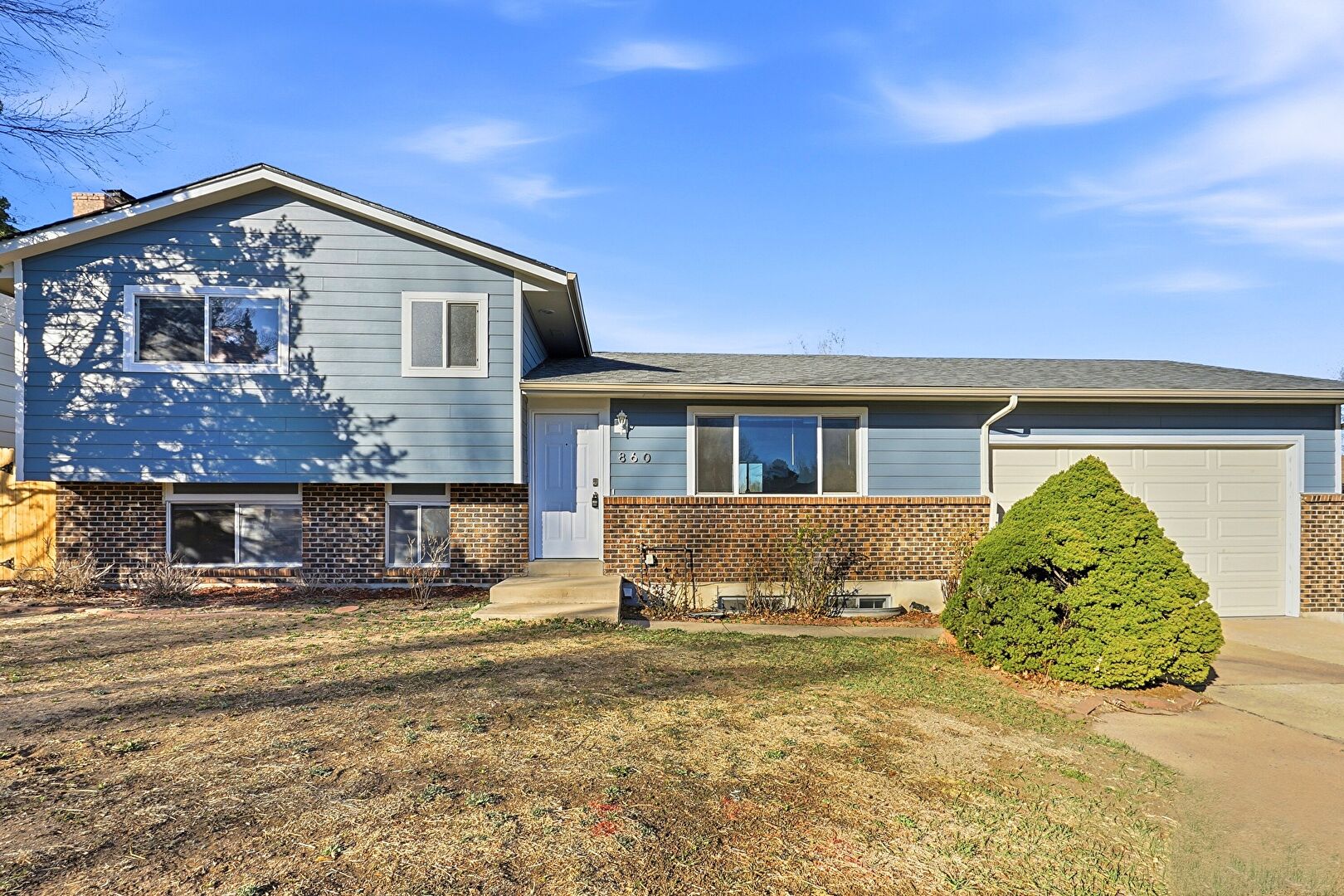 Front at 860 Vondelpark Drive, Colorado Springs, CO 80907, listed by Taylor Haas