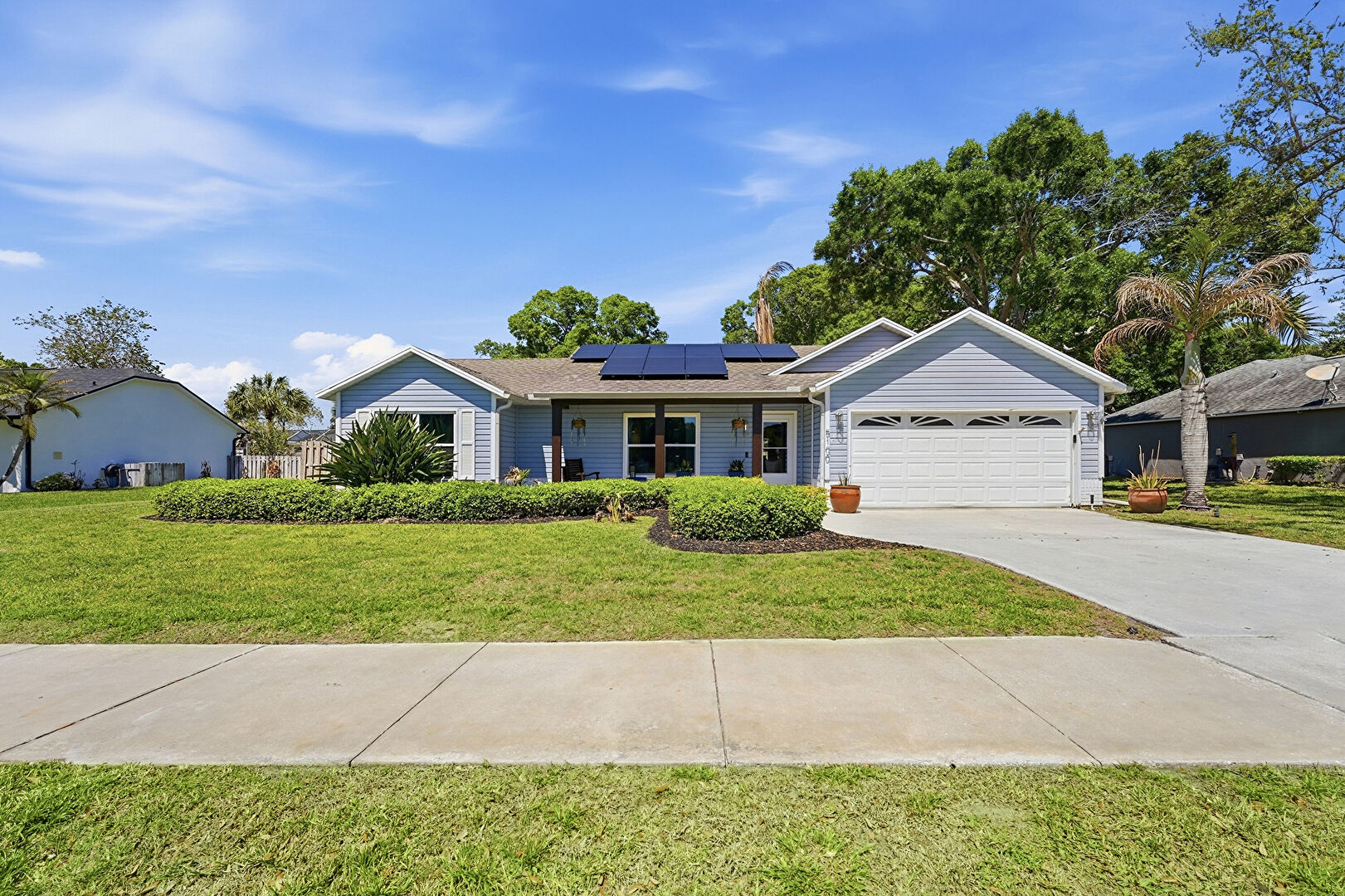 Front at 5100 9th Street, Vero Beach, FL 32966, listed by Laura Sanders