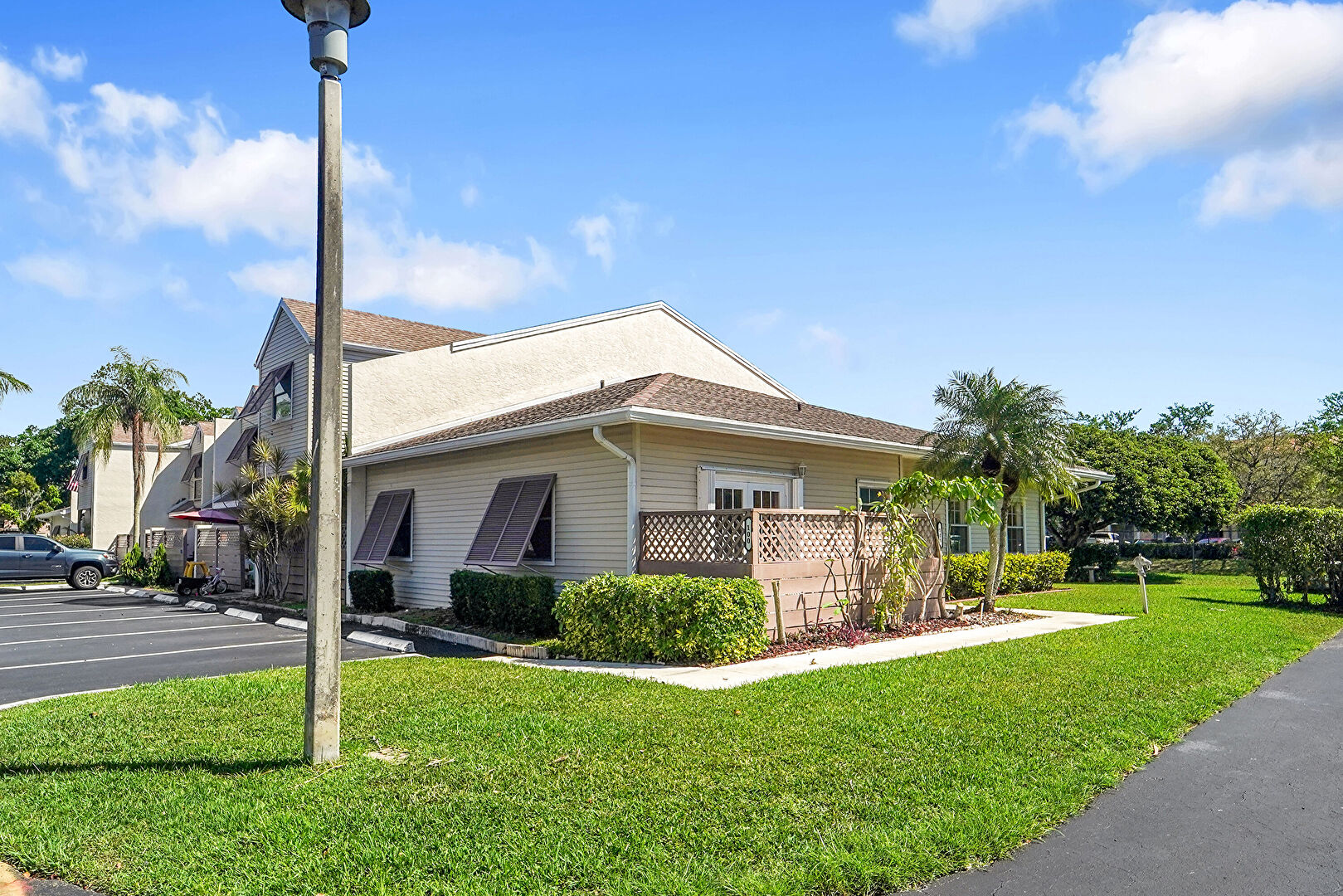 100 East Hemingway Circle, Margate, FL 33063, listed by Deborah (Debbie) Breton