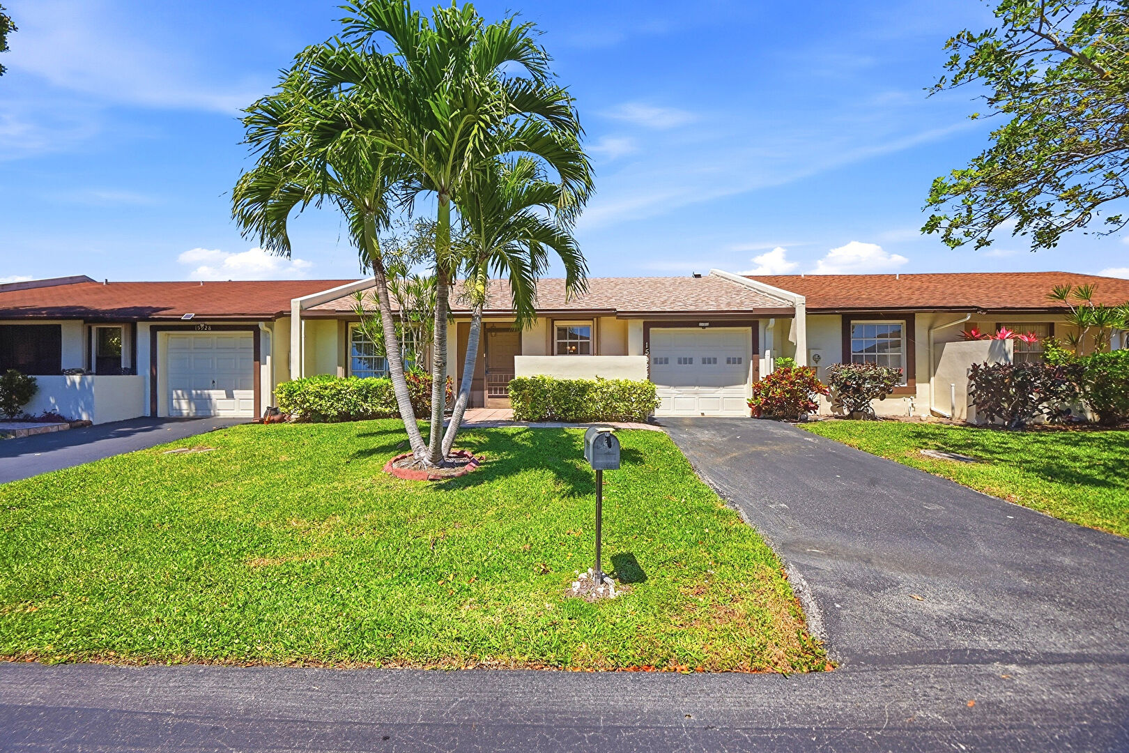Front at 15924 Laurel Oak Circle, Delray Beach, FL 33484, listed by Zack Forrestal, MLS ID: R11138429