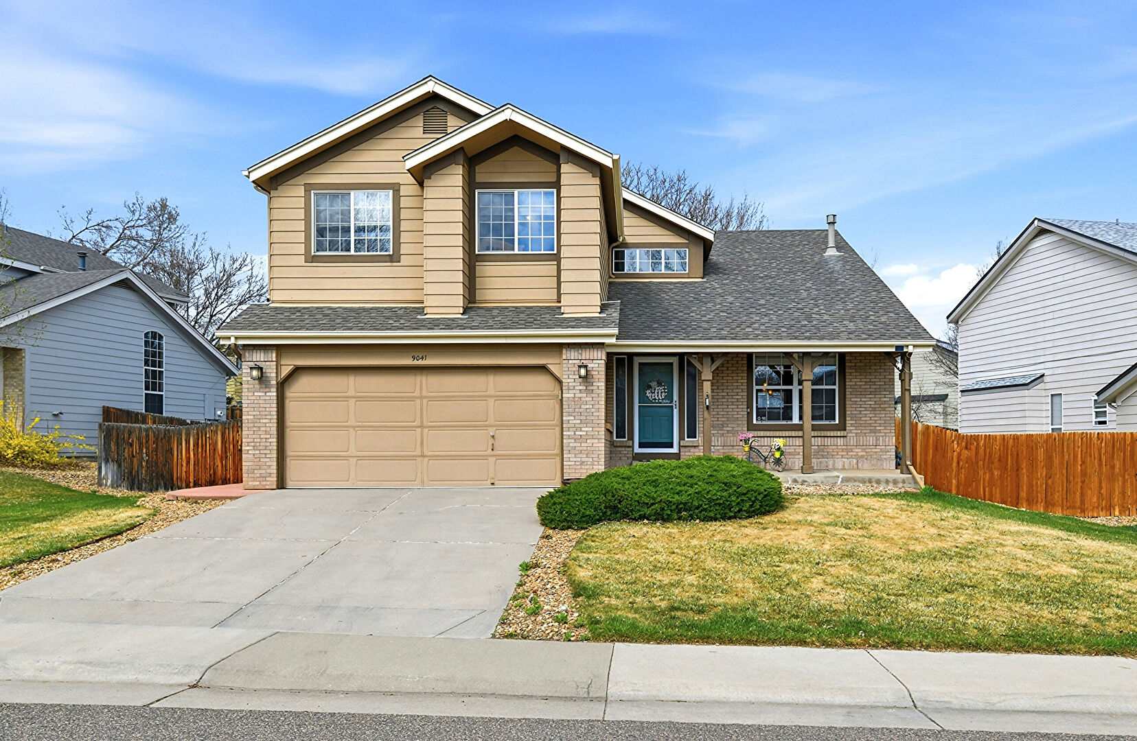 Front at 9041 W Rockland Place, Littleton, CO 80128, listed by Jane Pearson