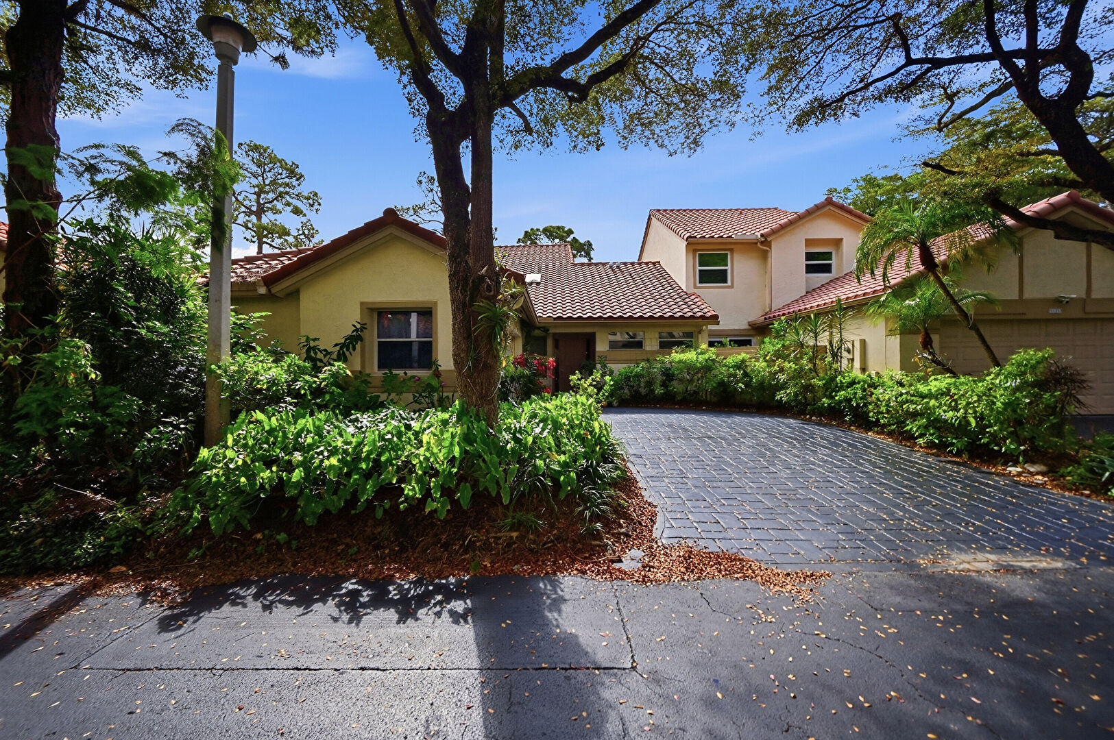 Front yard at 5236 MAJORCA CLUB DR, Boca Raton, FL 33486, listed by Chuck Luciano