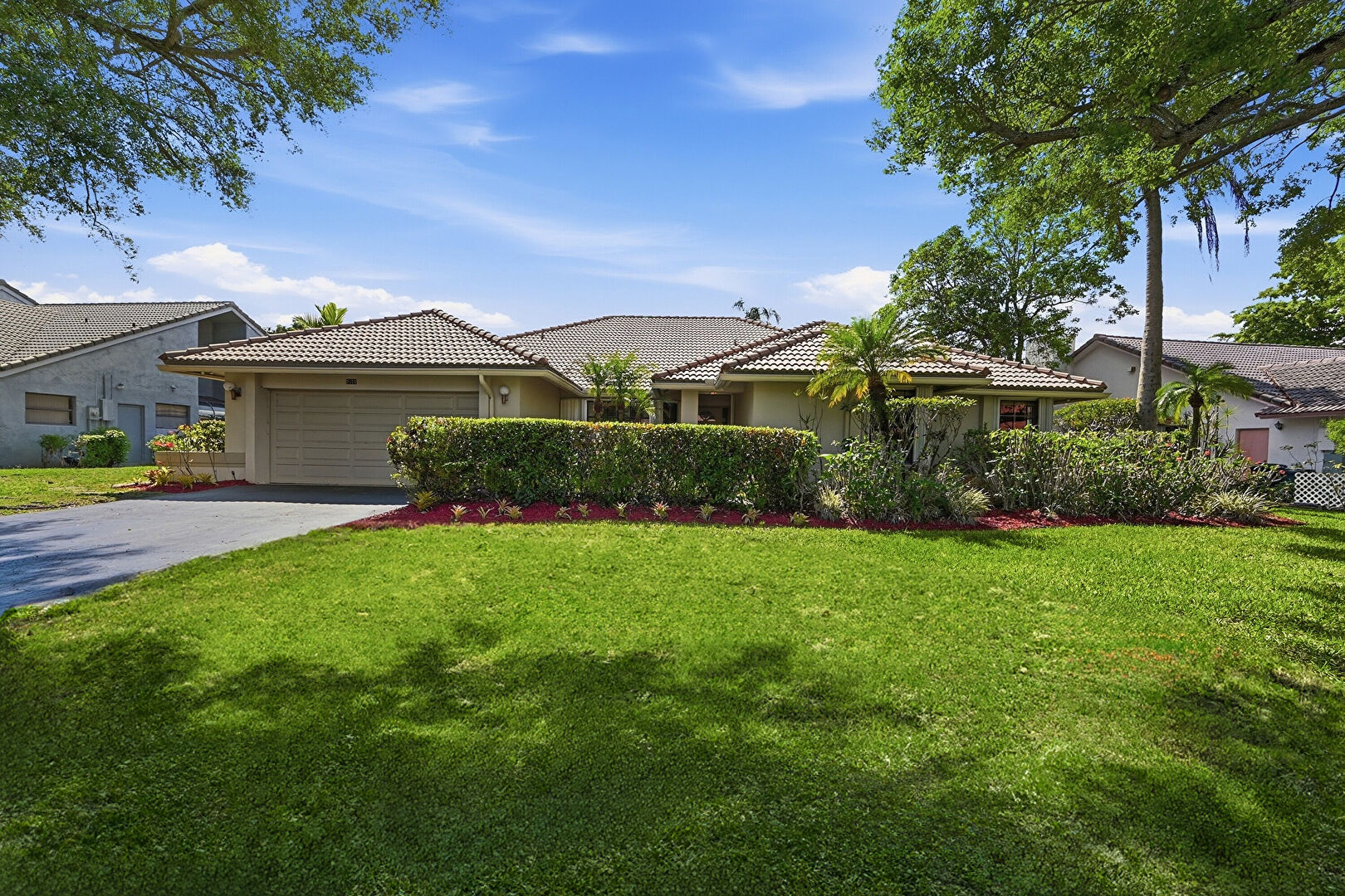 Front at 5055 Northwest 89th Way, Coral Springs, FL 33067, listed by Frieda Heller, MLS ID: B26012621