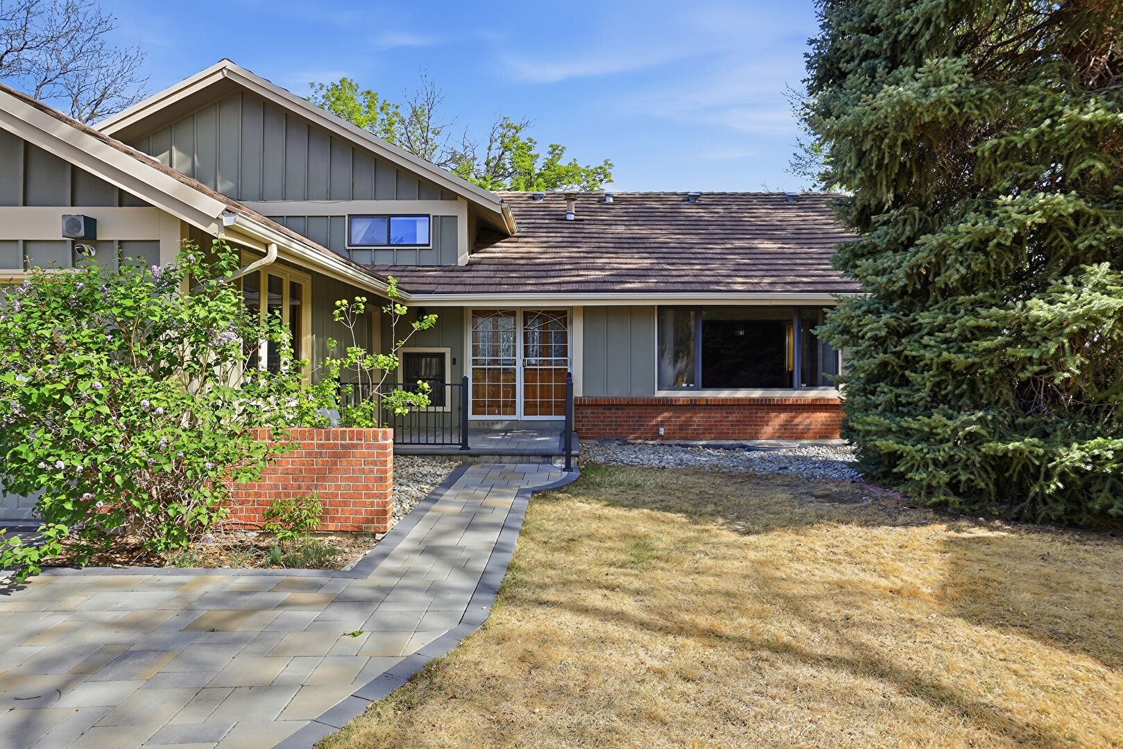 Front at 6309 South Monaco Court, Centennial, CO 80111, listed by Cesar Parra