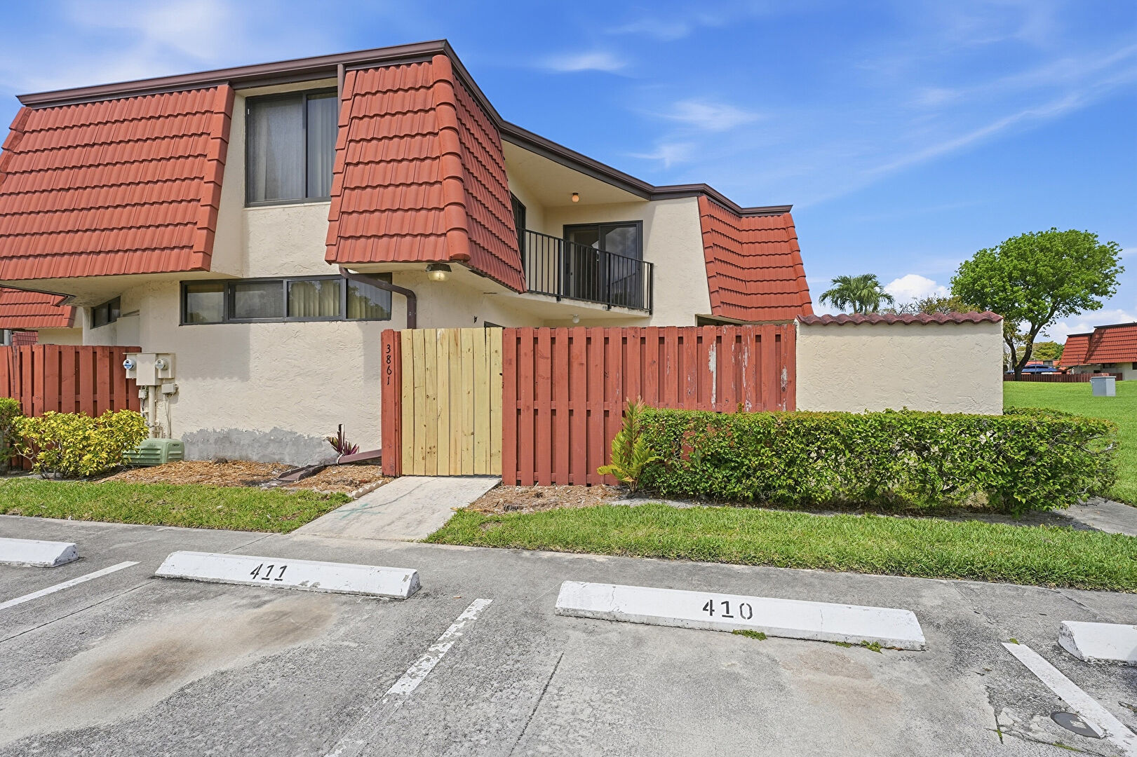 Front at 3861 Victoria Drive, West Palm Beach, FL 33406, listed by Ravi Mohanka